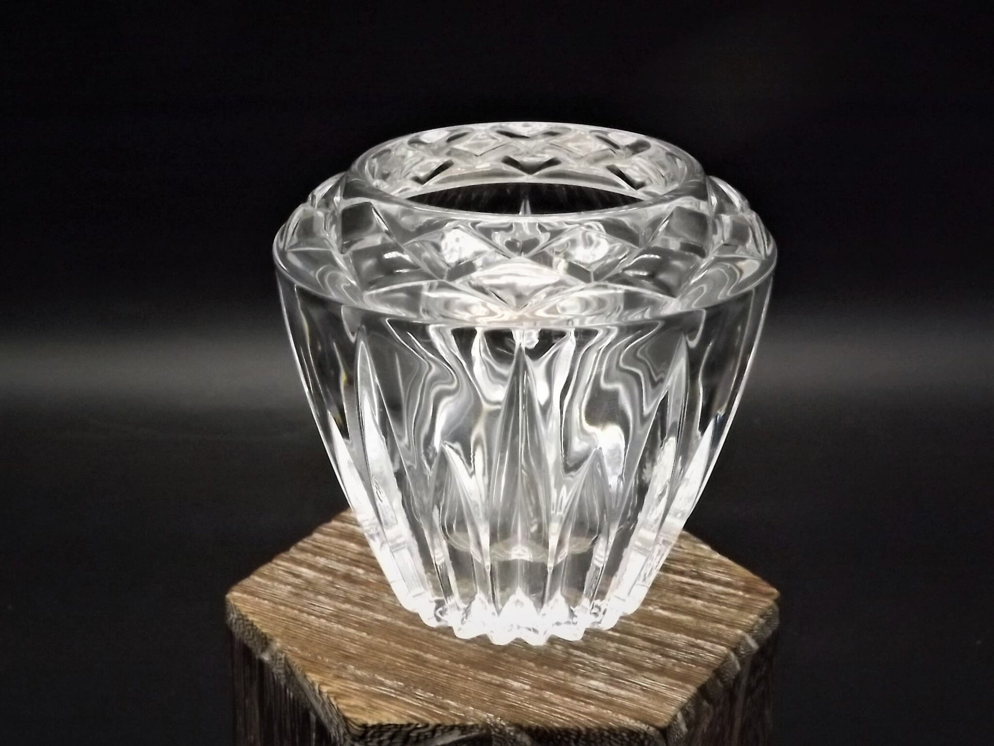Classic Crystal Table lighter bottom piece only, Excellent condition!
