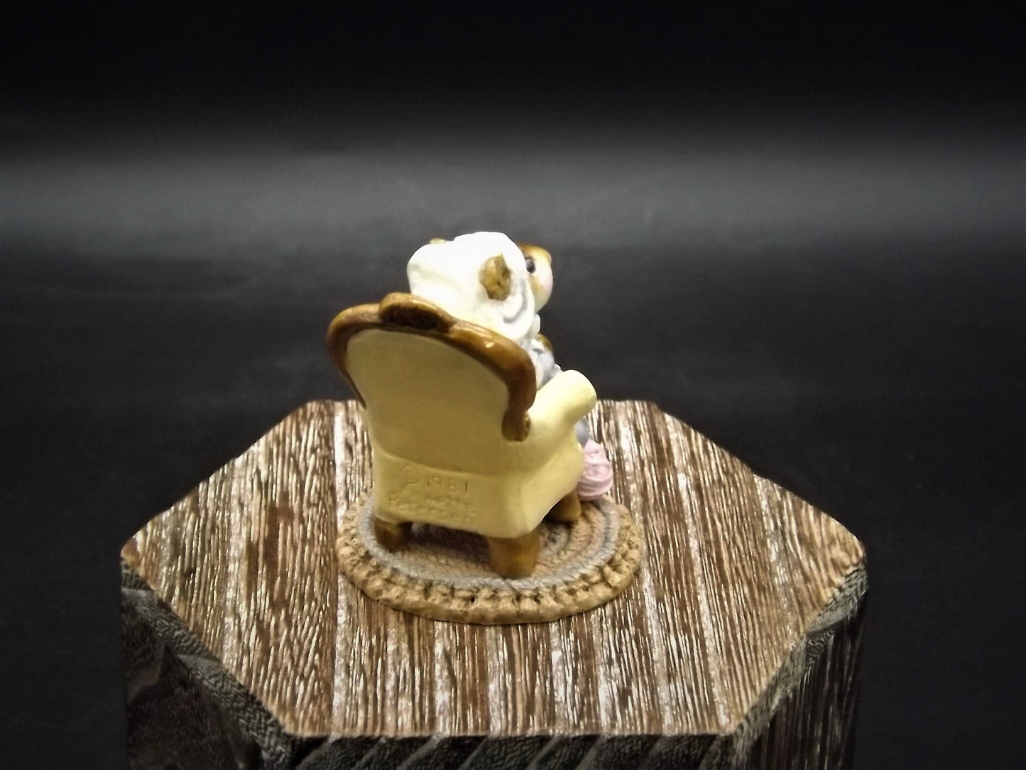 Vintage 1981 M-059 Wee Forest Folk "Pearl Knit" Hand Painted Mouse sitting and crocheting.