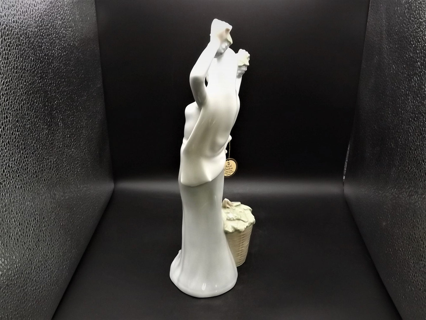 Vintage 1988 Royal Doulton Reflections Series "Autumn Glory" figurine HN 2766. Young lady harvesting grapes Excellent condition!