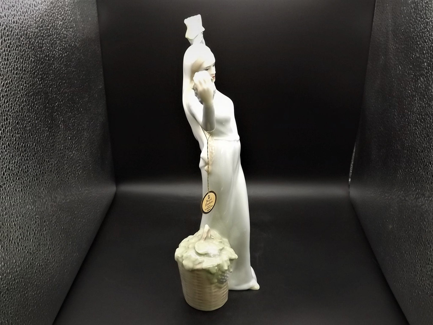 Vintage 1988 Royal Doulton Reflections Series "Autumn Glory" figurine HN 2766. Young lady harvesting grapes Excellent condition!