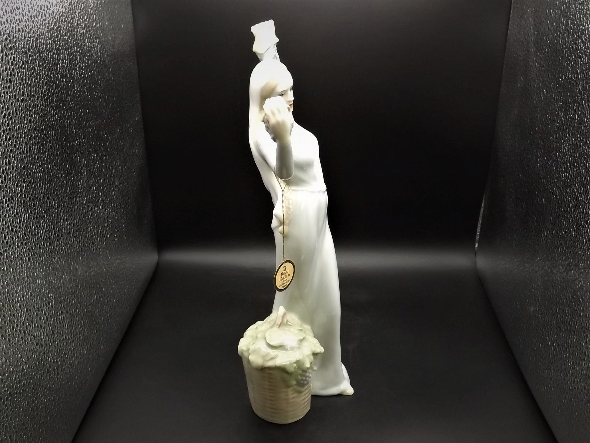 Vintage 1988 Royal Doulton Reflections Series "Autumn Glory" figurine HN 2766. Young lady harvesting grapes Excellent condition!