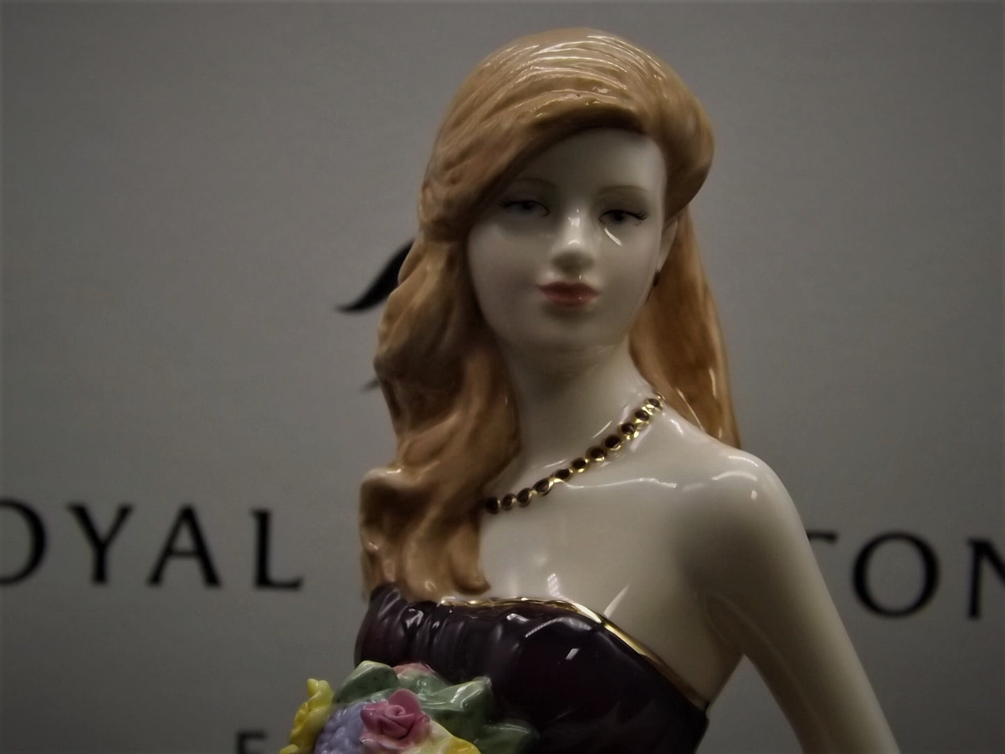 Vintage Royal Doulton Figurine: Pretty Ladies "Anne" HN 5332 (Original Box & COA)