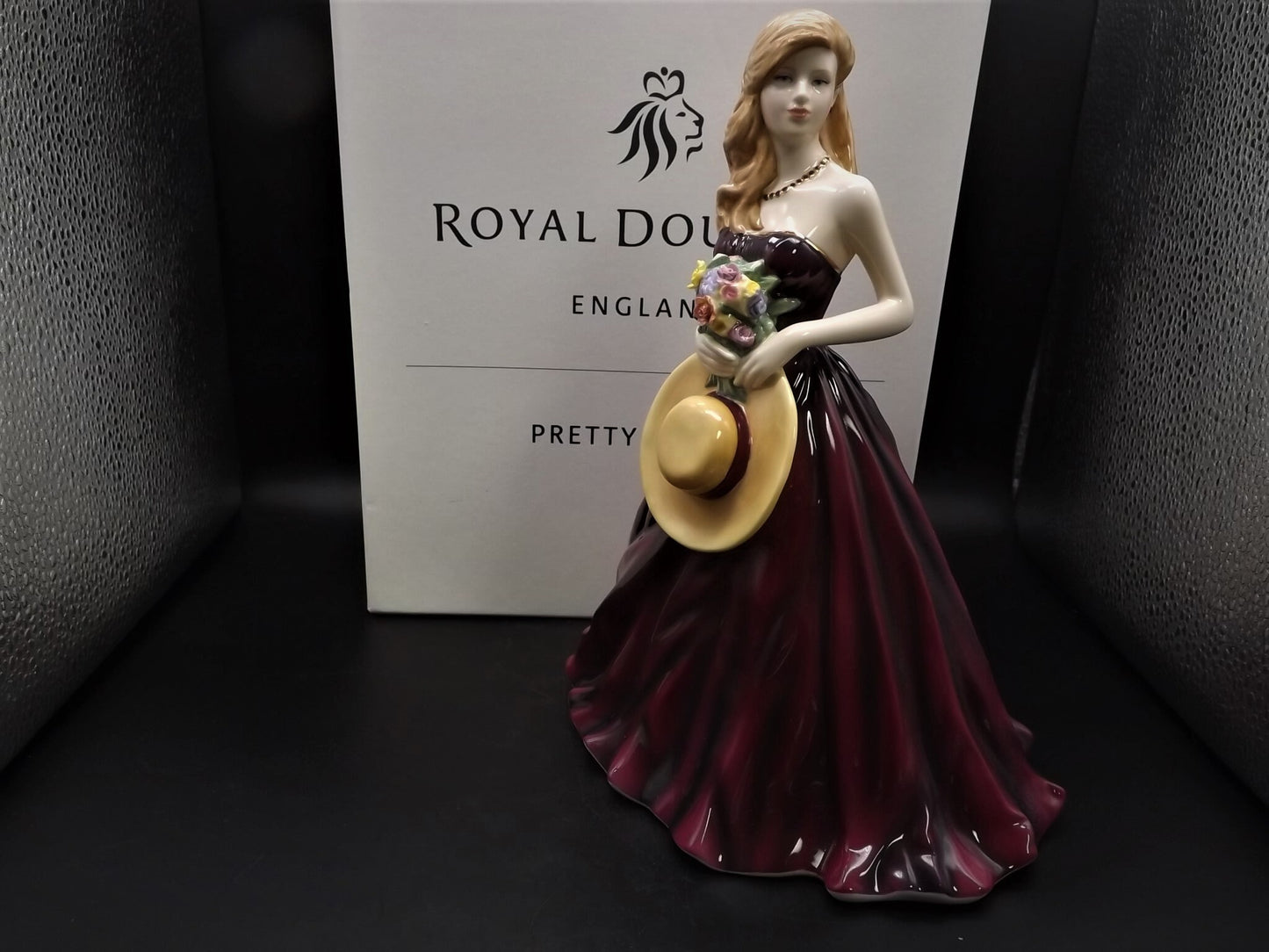 Vintage Royal Doulton Figurine: Pretty Ladies "Anne" HN 5332 (Original Box & COA)