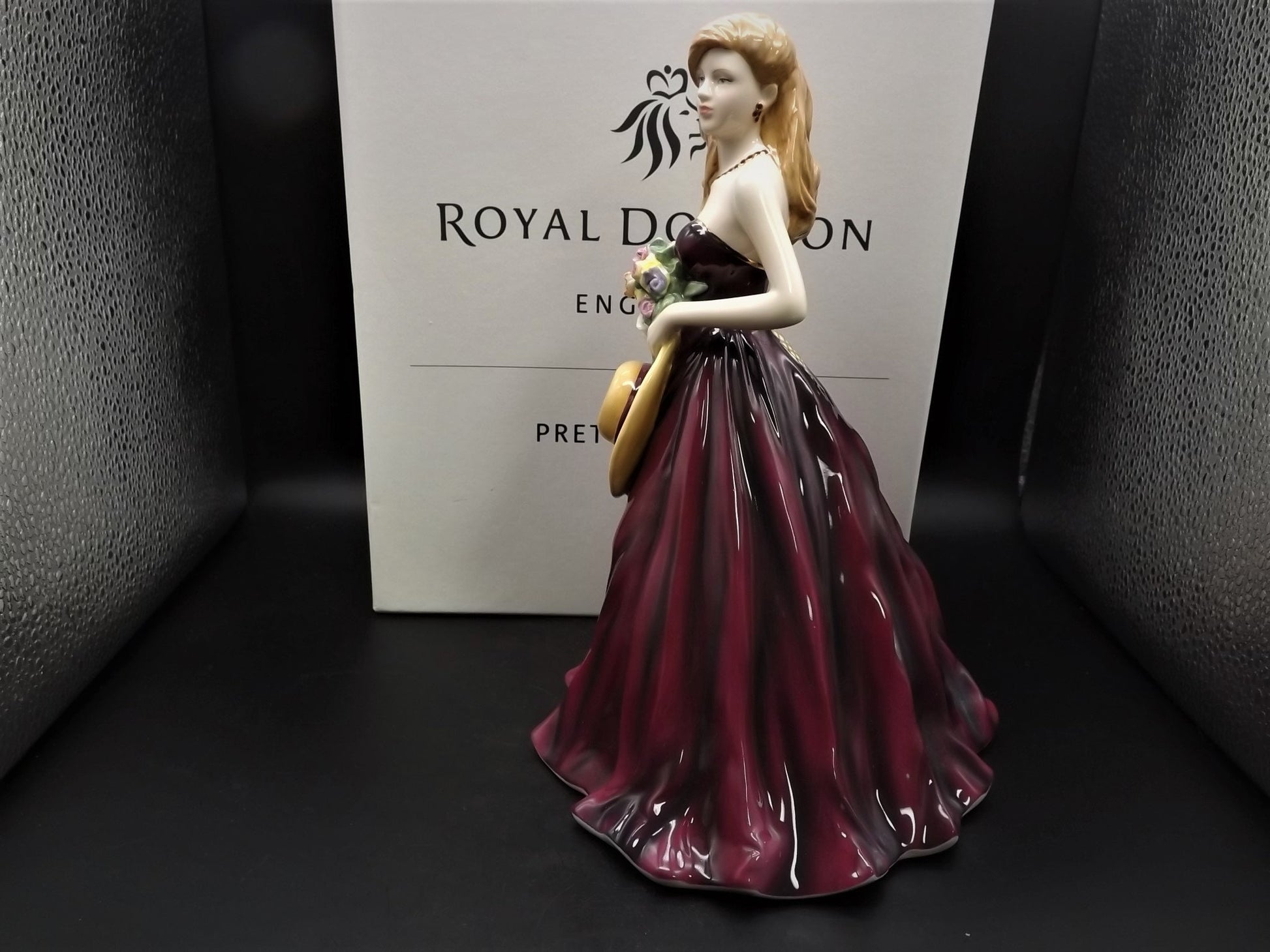 Vintage Royal Doulton Figurine: Pretty Ladies "Anne" HN 5332 (Original Box & COA)