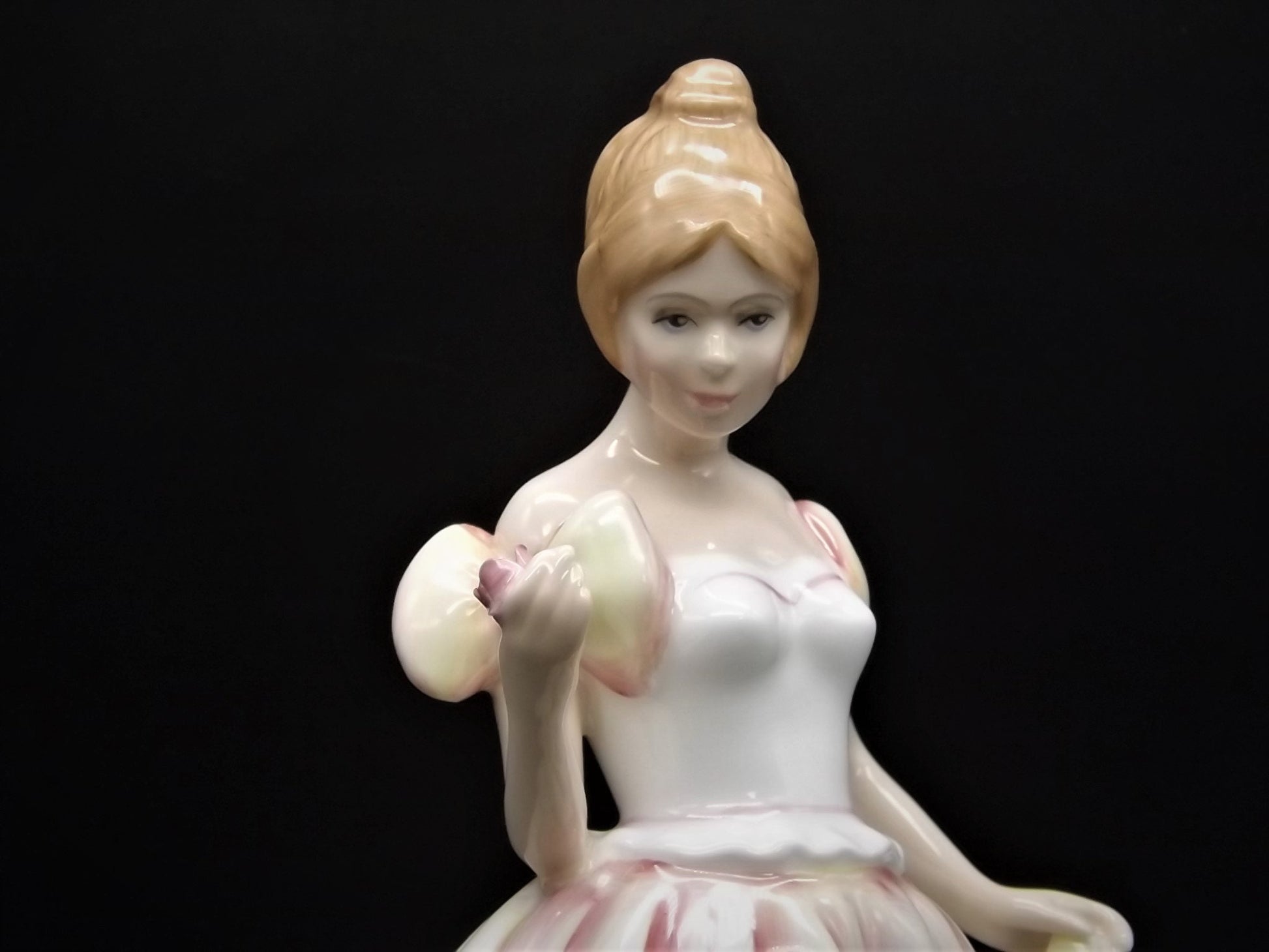Vintage Royal Doulton "Gift of Love" figurine HN 3427. Excellent condition young lady with a flower!