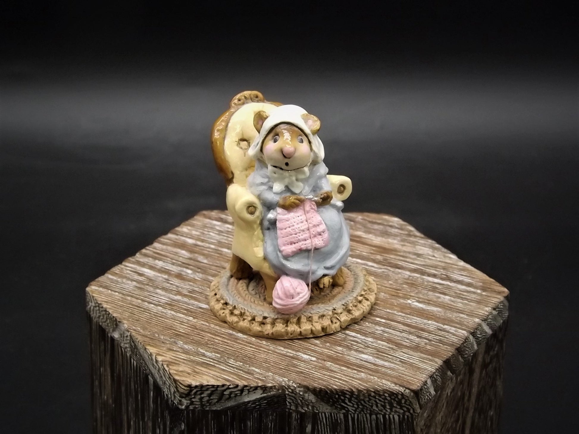 Vintage 1981 M-059 Wee Forest Folk "Pearl Knit" Hand Painted Mouse sitting and crocheting.