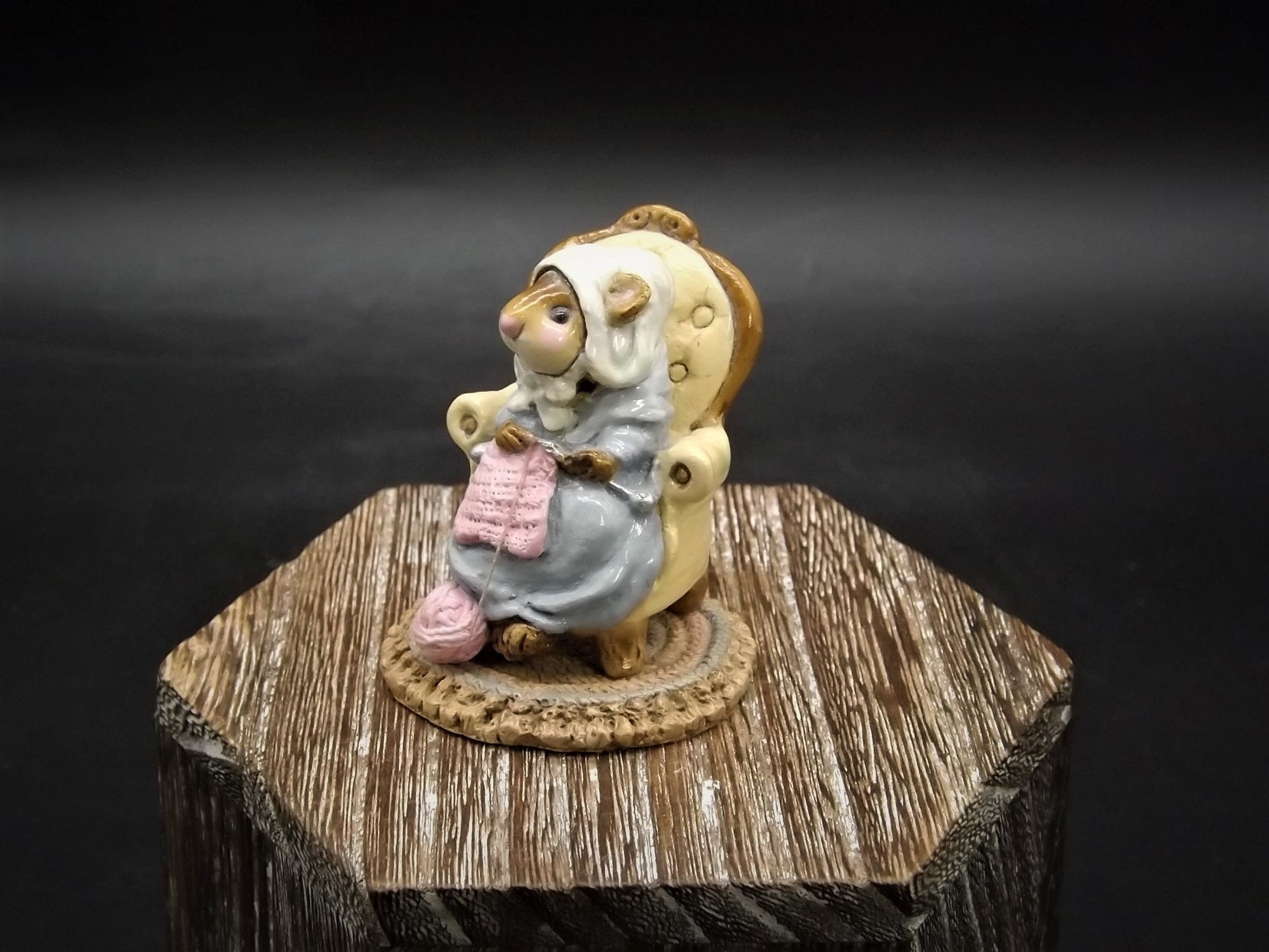 Vintage 1981 M-059 Wee Forest Folk "Pearl Knit" Hand Painted Mouse sitting and crocheting.