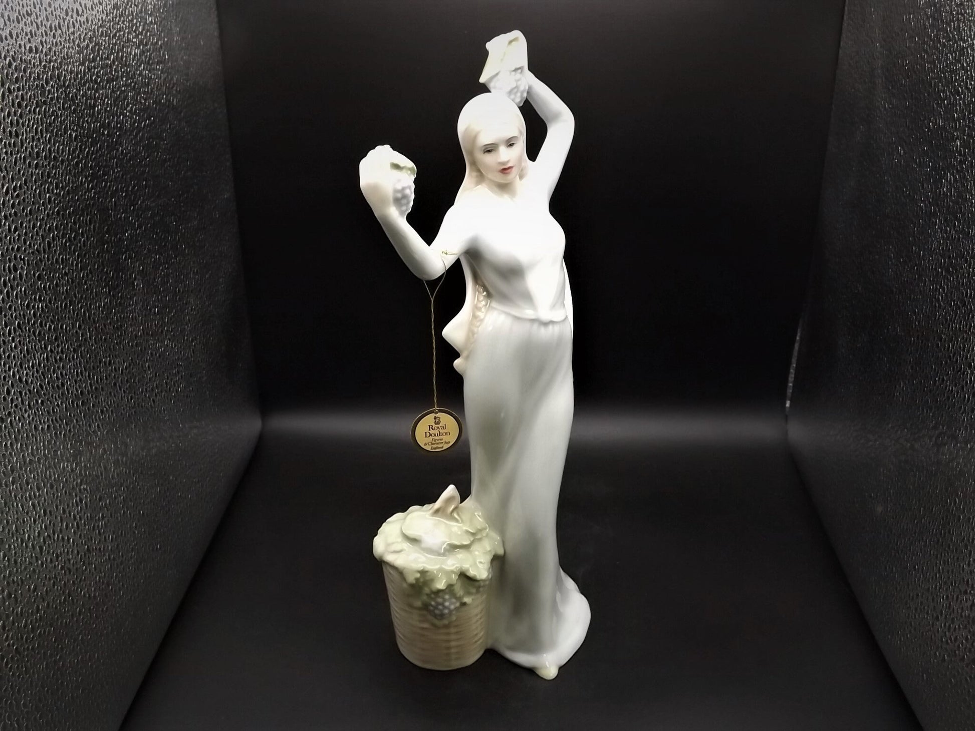 Vintage 1988 Royal Doulton Reflections Series "Autumn Glory" figurine HN 2766. Young lady harvesting grapes Excellent condition!