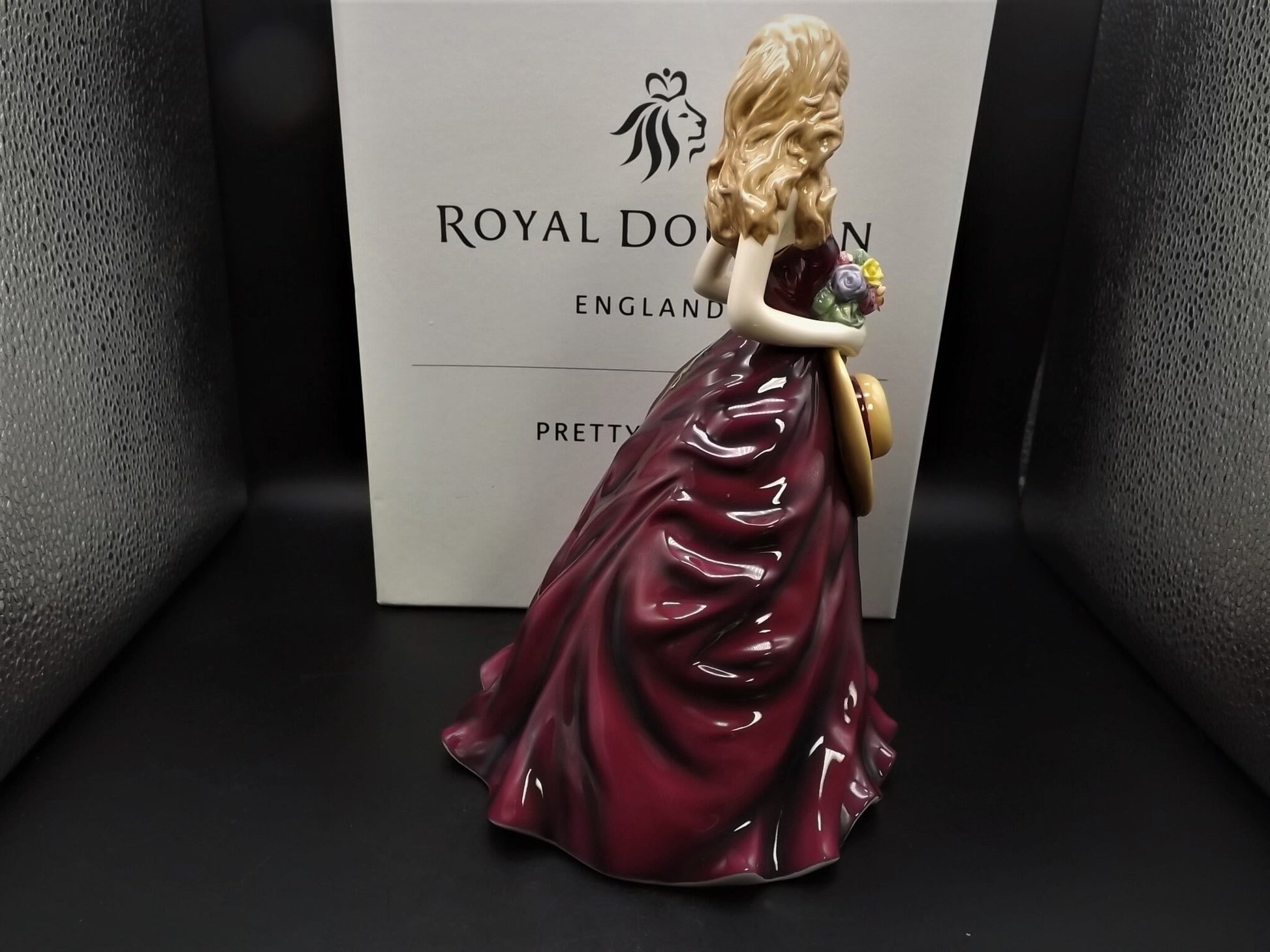 Vintage Royal Doulton Figurine: Pretty Ladies "Anne" HN 5332 (Original Box & COA)