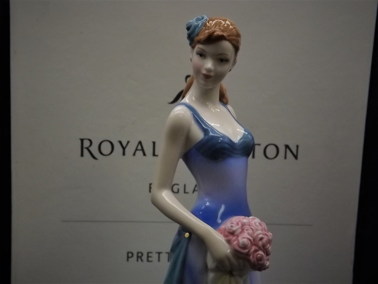 Vintage Royal Doulton Figurine: Pretty Ladies "To Someone Special" HN 5141 (Original Box & COA)