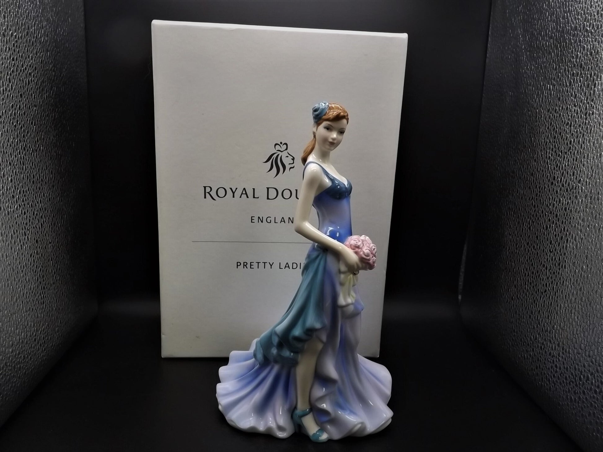 Vintage Royal Doulton Figurine: Pretty Ladies "To Someone Special" HN 5141 (Original Box & COA)