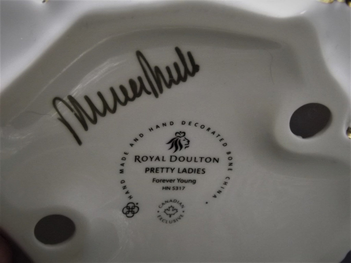 Vintage Royal gold gilded Doulton Pretty Ladies "Forever Young" figurine HN 5317 . Excellent condition! Signed by Michael Doulton.