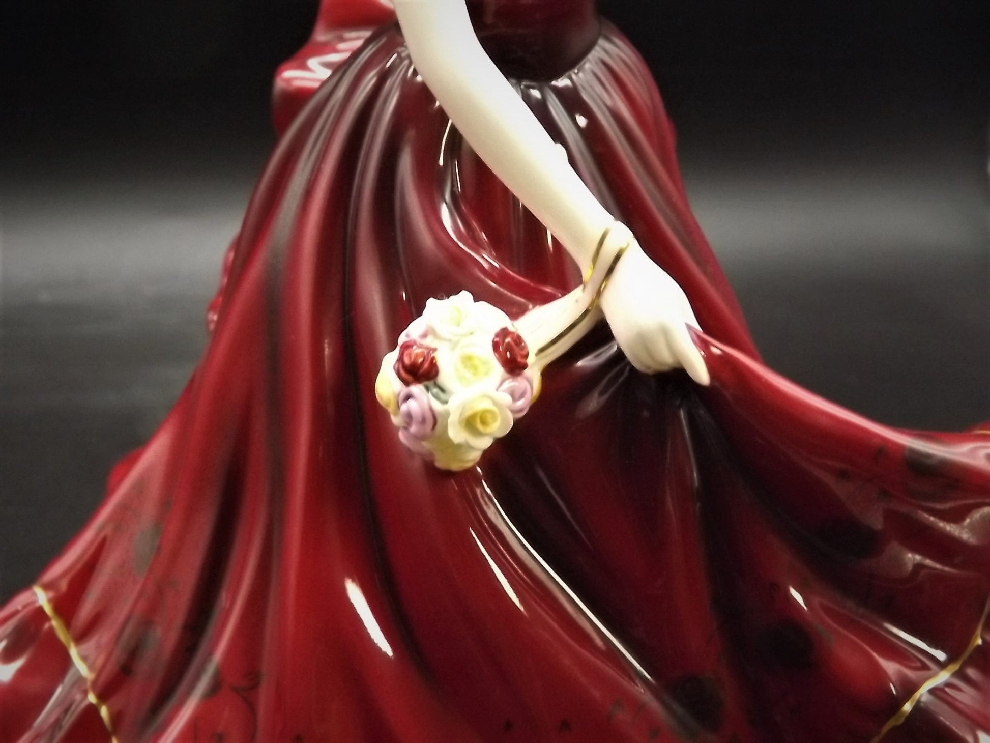 Vintage 1995 Royal Doulton "Sophie" Figurine of the year 2010 figurine HN 5376 . Excellent condition! Original box & COA.