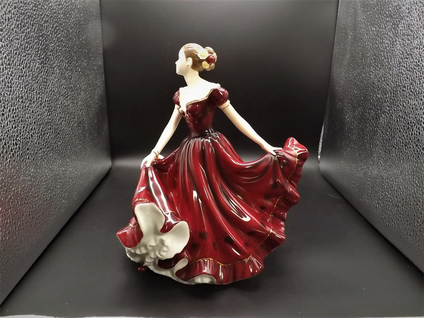 Vintage 1995 Royal Doulton "Sophie" Figurine of the year 2010 figurine HN 5376 . Excellent condition! Original box & COA.