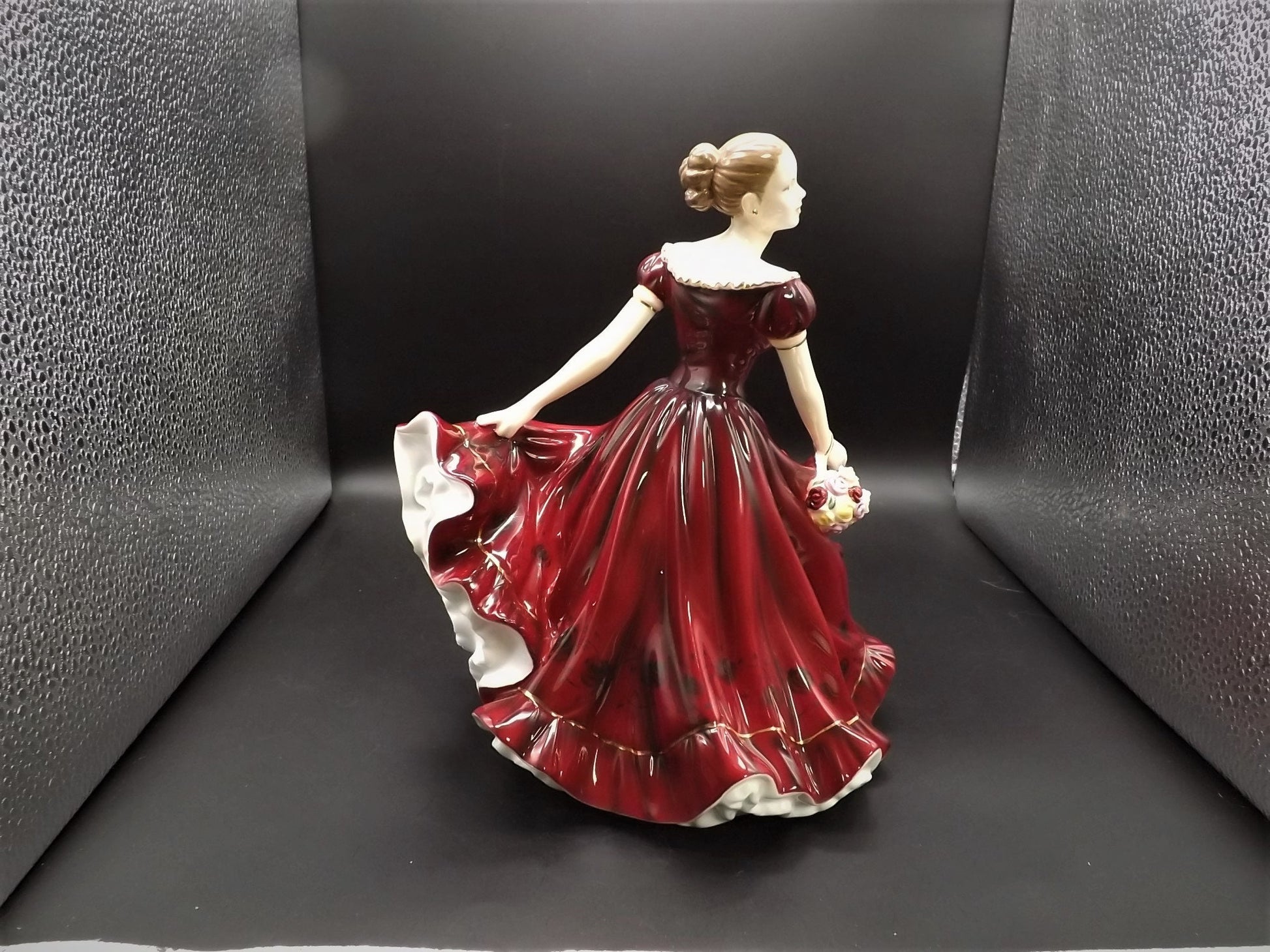 Vintage 1995 Royal Doulton "Sophie" Figurine of the year 2010 figurine HN 5376 . Excellent condition! Original box & COA.