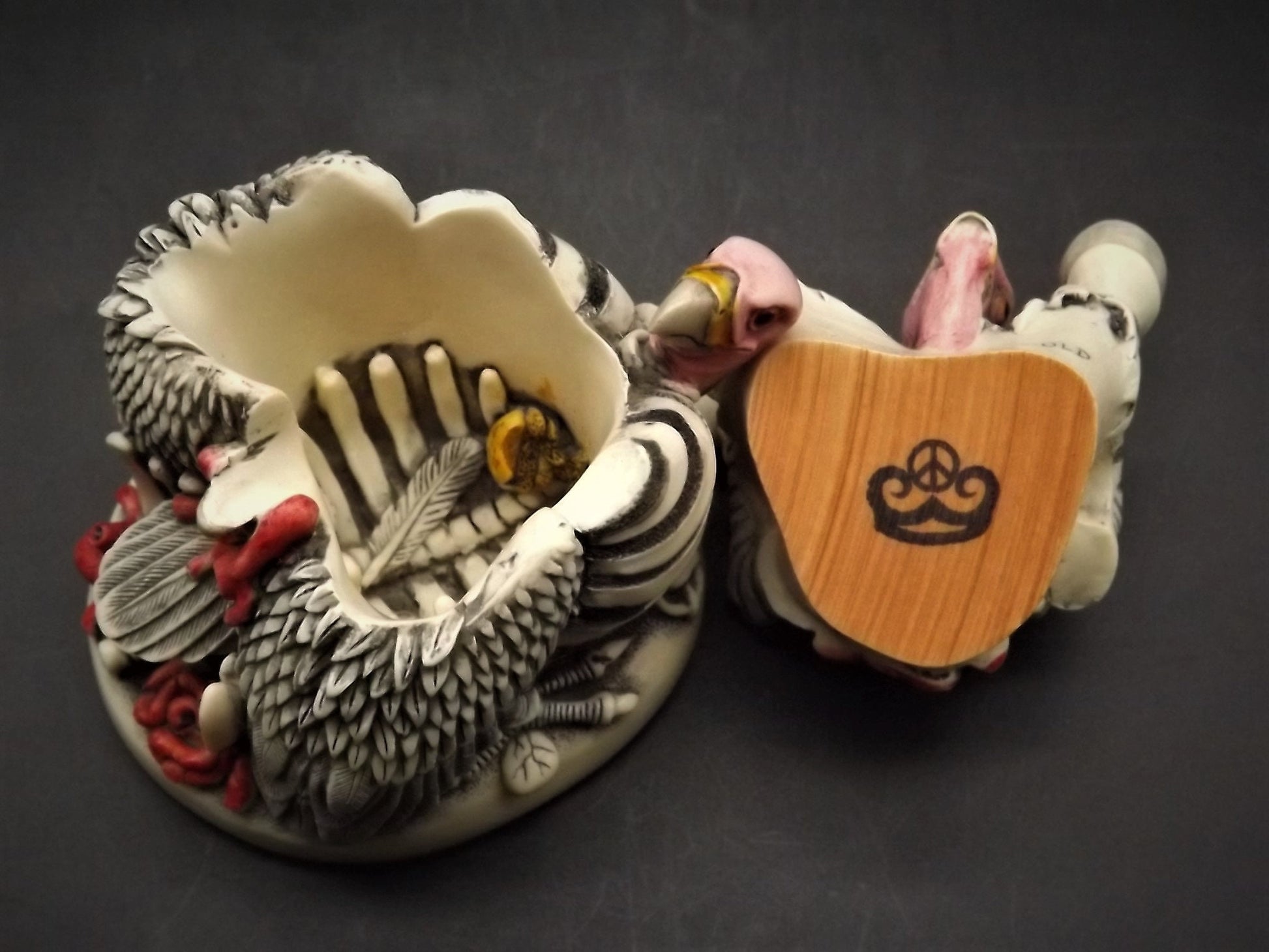 Vintage 2002 TJBB02 Harmony Kingdom "Bum Wrap" Banned series hand Painted Vultures eating a meal. Signed with box, COA and LE #3095/5000.