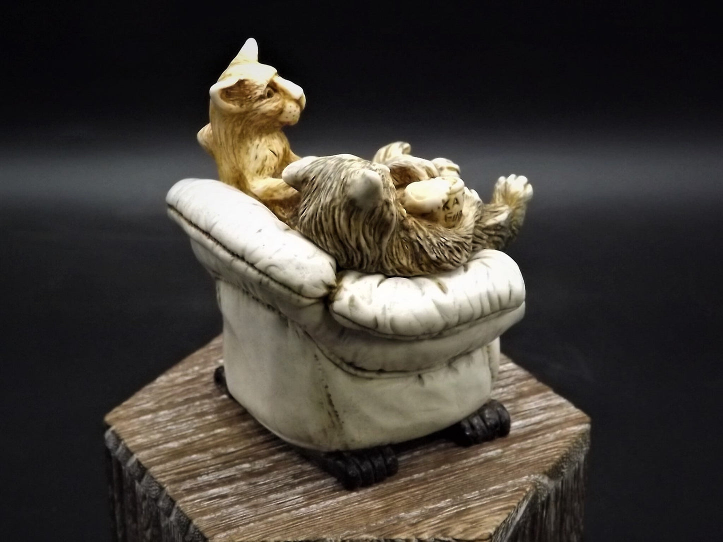 Vintage 1999 TJCICA Harmony Kingdom "Disorderly Eating" Hand Painted Cats on a comfy chair. With original box no COA. Limited #709/1000.