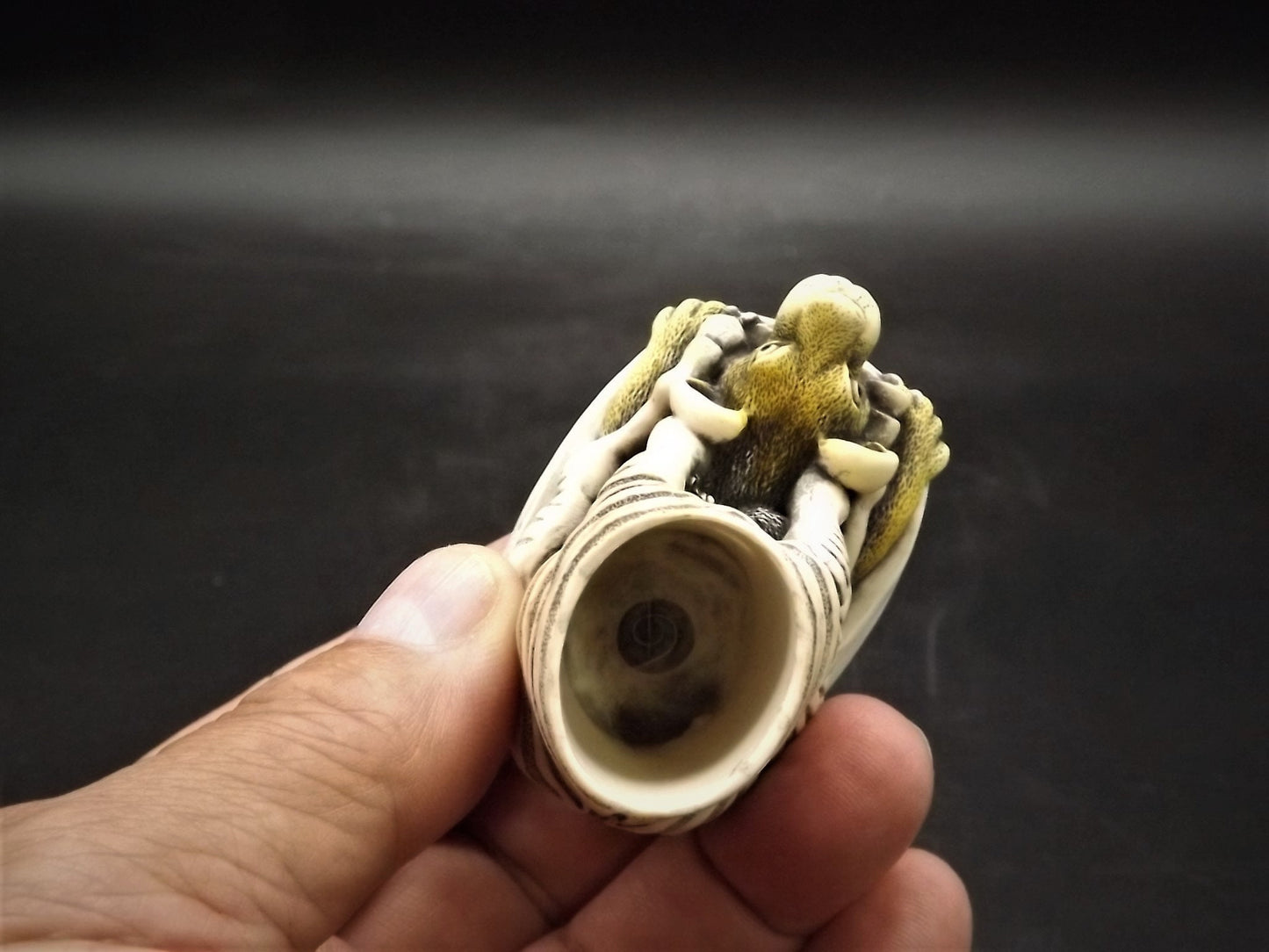 Retired 1997 Harmony Kingdom "Drivers Seat" Jest Figurine TJZE with original box. Excellent condition.