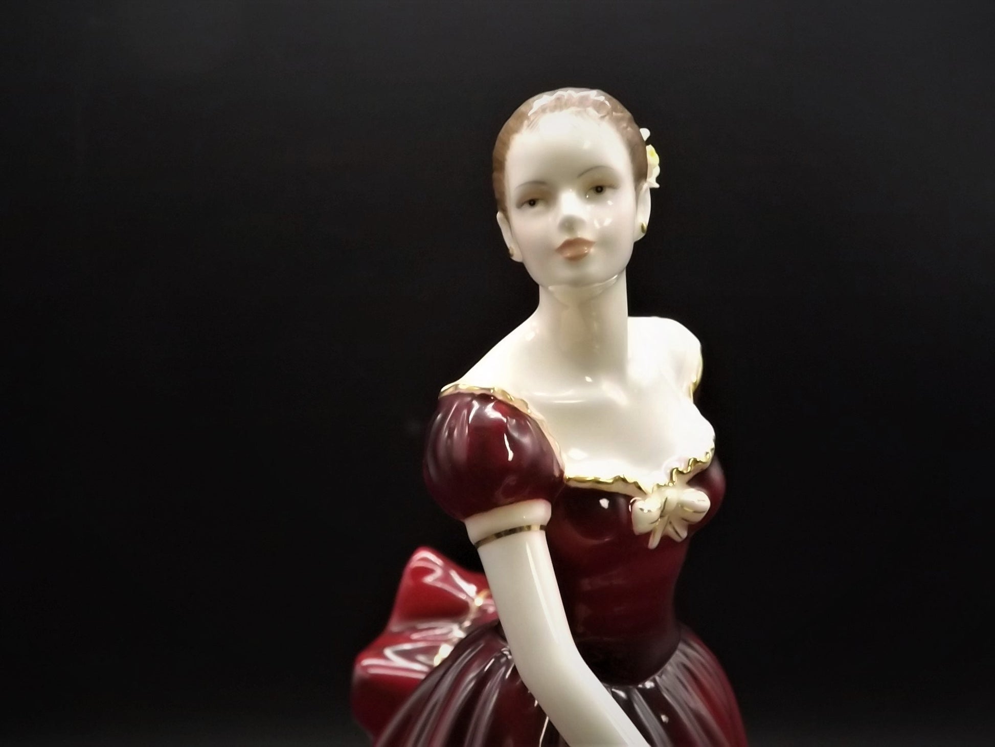 Vintage 1995 Royal Doulton "Sophie" Figurine of the year 2010 figurine HN 5376 . Excellent condition! Original box & COA.