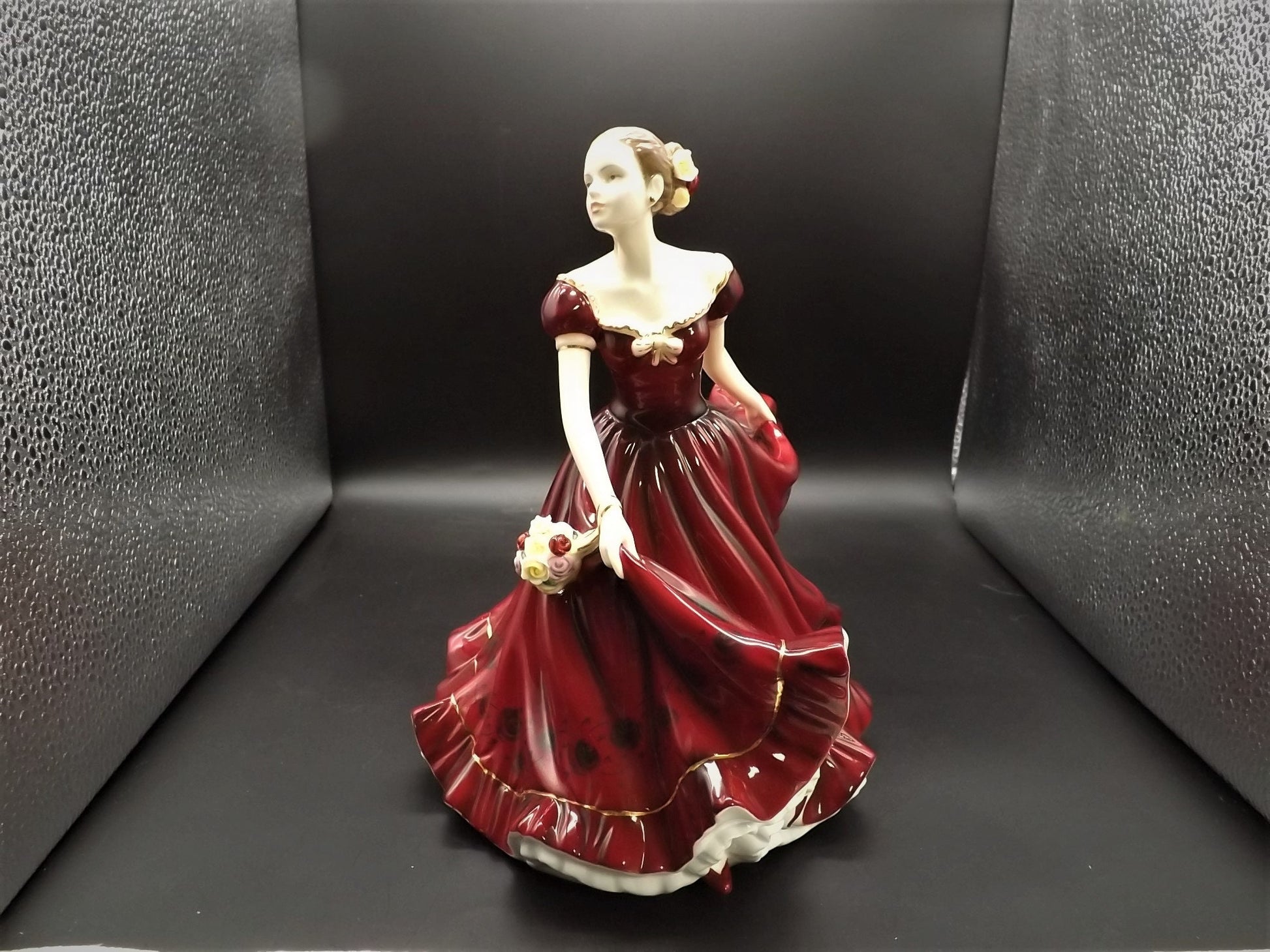 Vintage 1995 Royal Doulton "Sophie" Figurine of the year 2010 figurine HN 5376 . Excellent condition! Original box & COA.