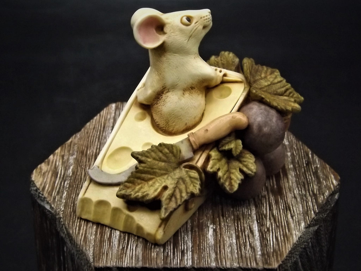Vintage 2002 TJDLMI-1 Harmony Kingdom "Gruyere" hand Painted mouse sitting on a block of cheese. With box and COA.