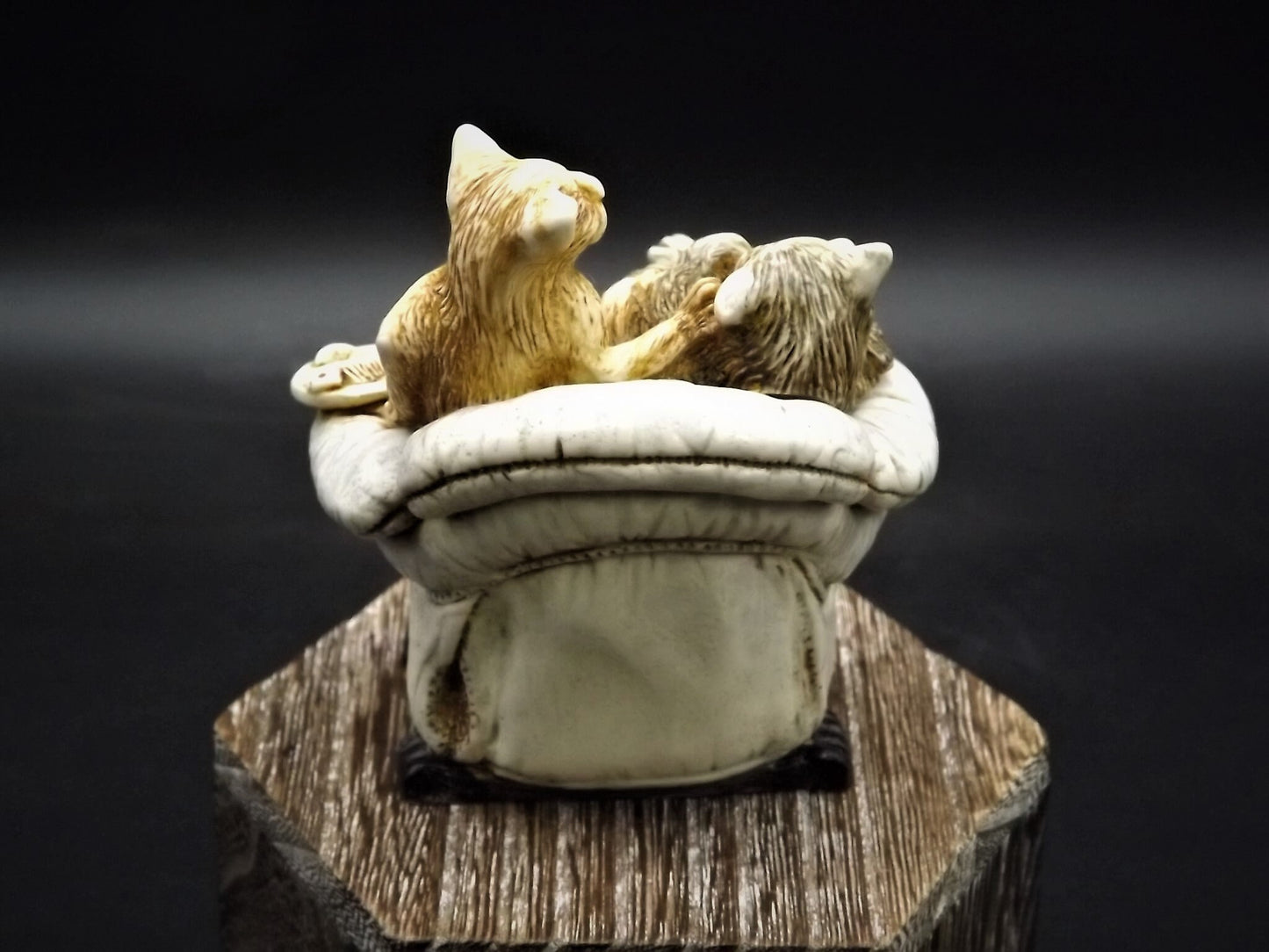 Vintage 1999 TJCICA Harmony Kingdom "Disorderly Eating" Hand Painted Cats on a comfy chair. With original box no COA. Limited #709/1000.