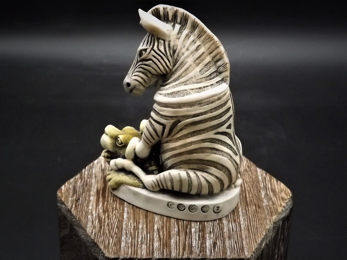 Retired 1997 Harmony Kingdom "Drivers Seat" Jest Figurine TJZE with original box. Excellent condition.