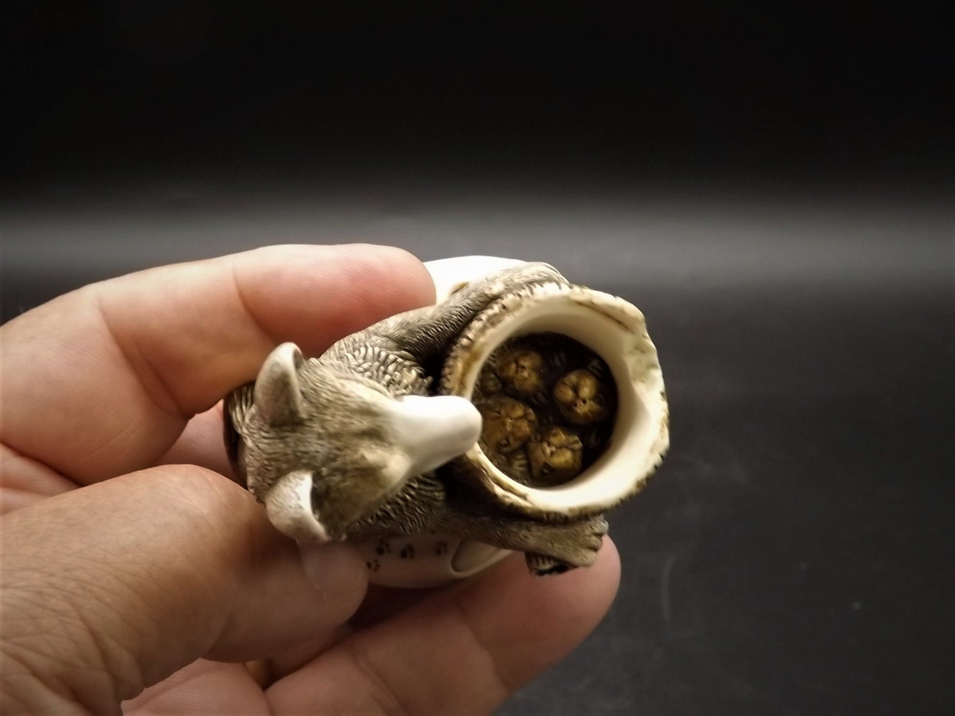 Retired 1998 Harmony Kingdom "Peace Summit" Jest Figurine TJWO2 with original box and COA. Excellent condition.