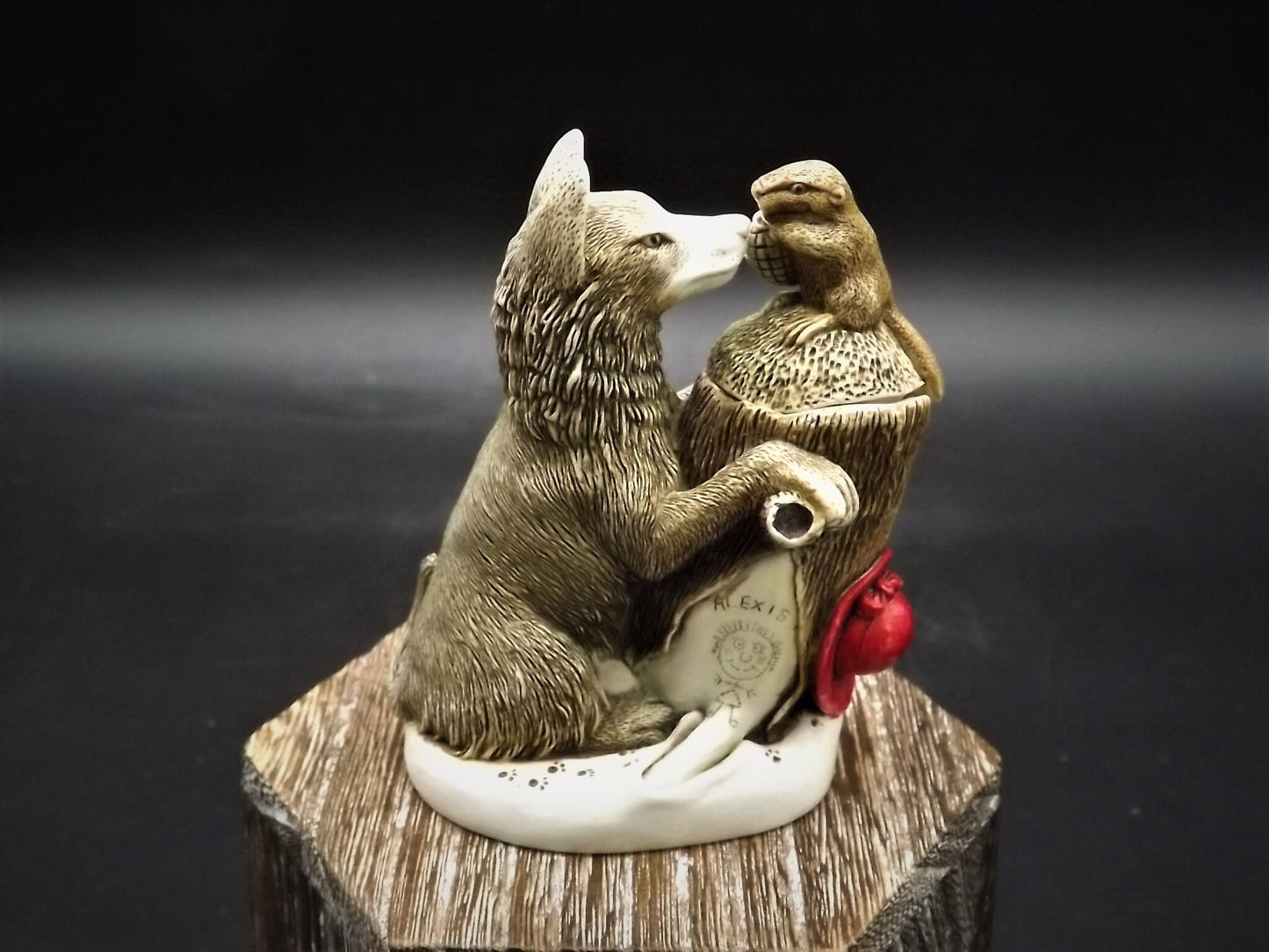 Retired 1998 Harmony Kingdom "Peace Summit" Jest Figurine TJWO2 with original box and COA. Excellent condition.