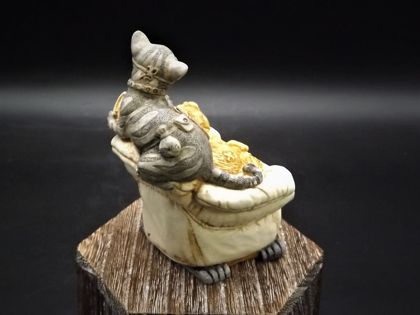 Vintage 1999 Harmony Kingdom "Fishy Business" Jest Figurine TJCA17-1 with original box. Excellent condition. Limited 85/1500 artist signed.