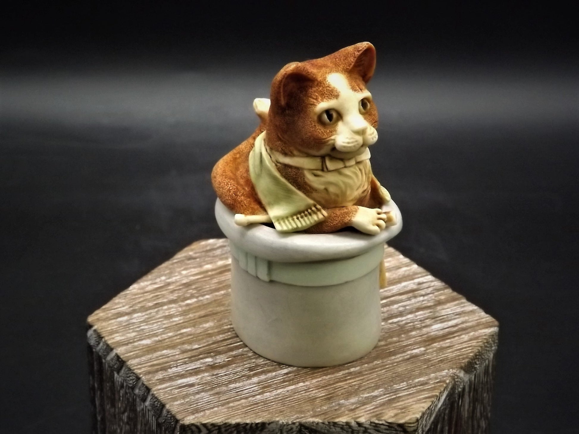 Vintage 2002 Harmony Kingdom "Cherubini" Jest Figurine TJDLCA7 with original box and COA. Excellent condition.