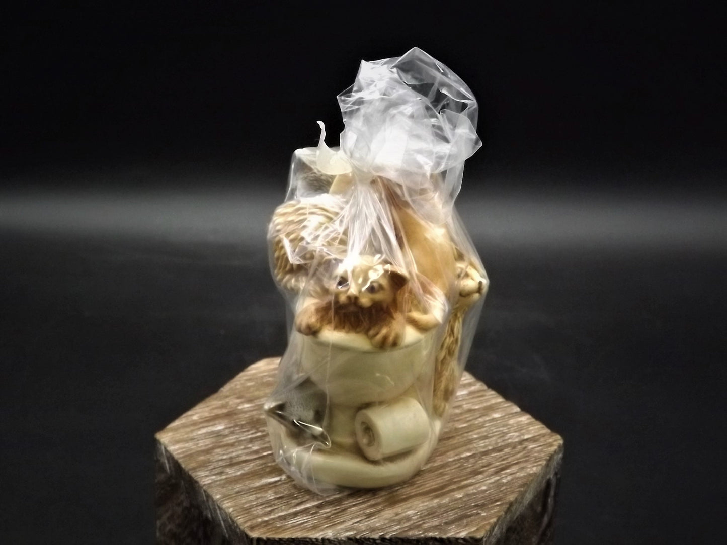 Vintage 2001 Harmony Kingdom "Potty Time Infinity" Jest Figurine TJCA15 with original box and COA. Never unwrapped excellent condition.