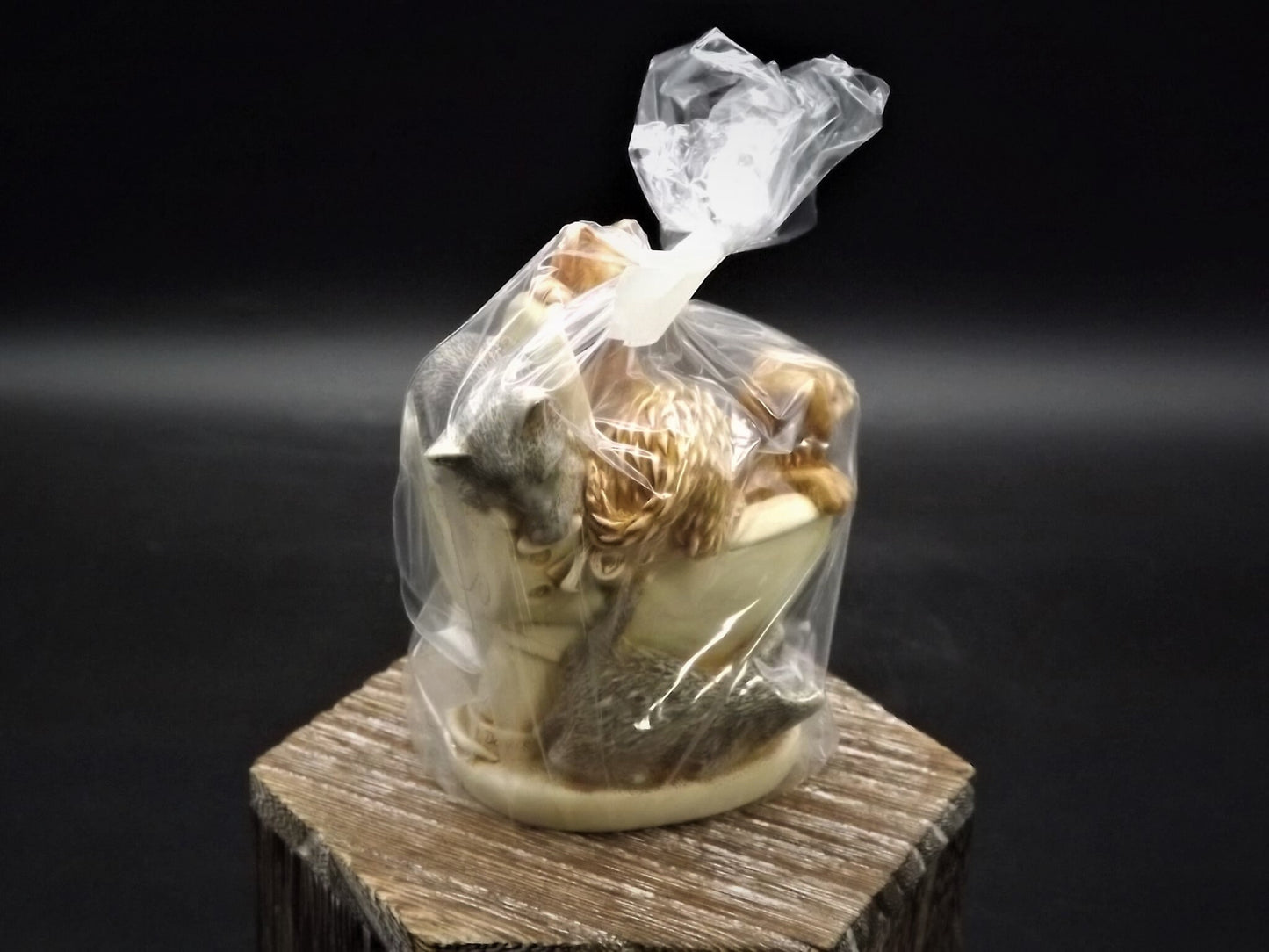 Vintage 2001 Harmony Kingdom "Potty Time Infinity" Jest Figurine TJCA15 with original box and COA. Never unwrapped excellent condition.