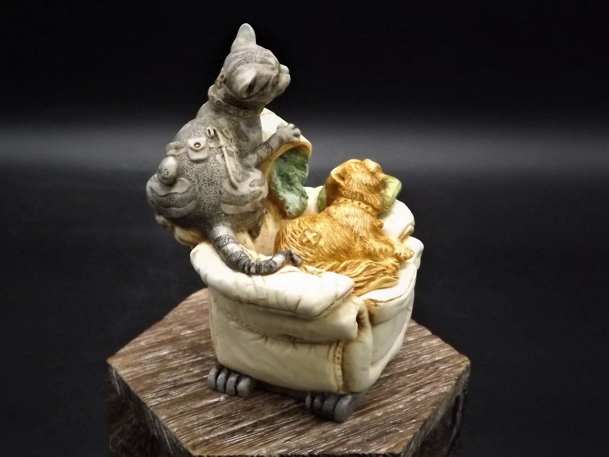 Vintage 1999 Harmony Kingdom "Fishy Business" Jest Figurine TJCA17-1 with original box. Excellent condition. Limited 85/1500 artist signed.