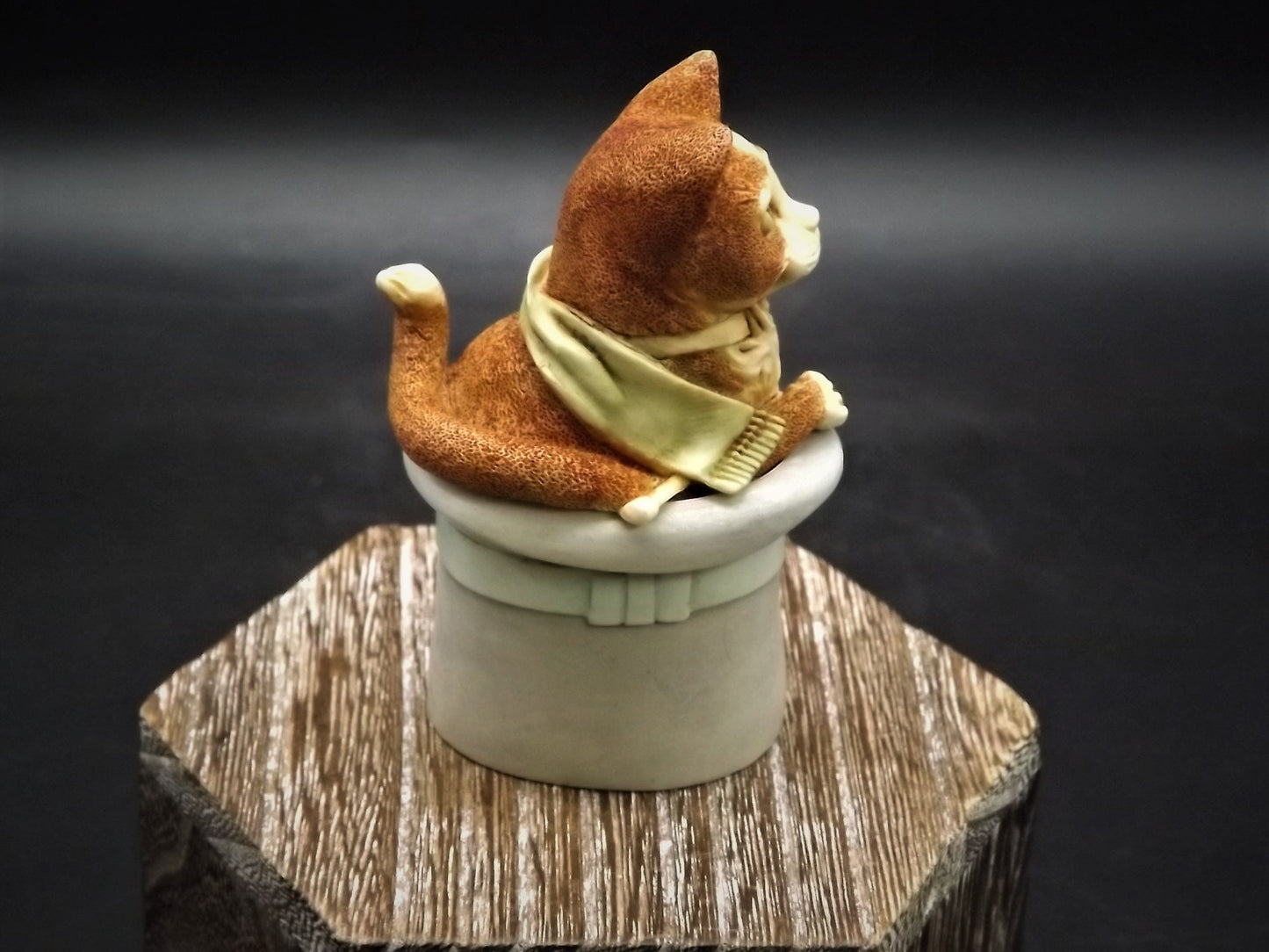 Vintage 2002 Harmony Kingdom "Cherubini" Jest Figurine TJDLCA7 with original box and COA. Excellent condition.