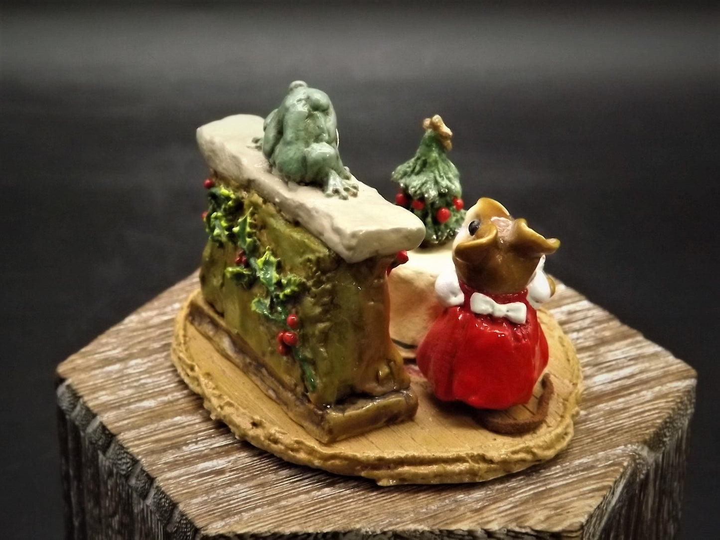 Vintage 1986 Wee Forest Folk "Christmas Eve" Mouse Figurine with Box