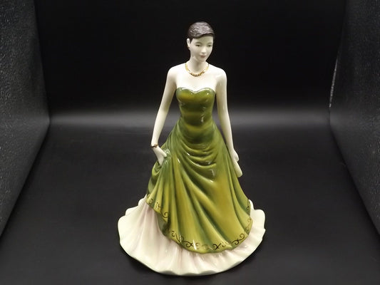 Vintage Royal Doulton Pretty Ladies "Happy Birthday" figurine HN 4908 . Excellent condition! No box.