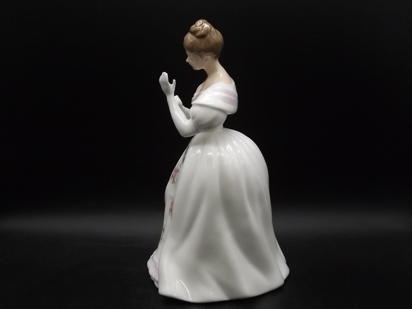 Vintage 1990 Royal Doulton "Summer Rose" figurine HN 3309. Excellent condition! No box.