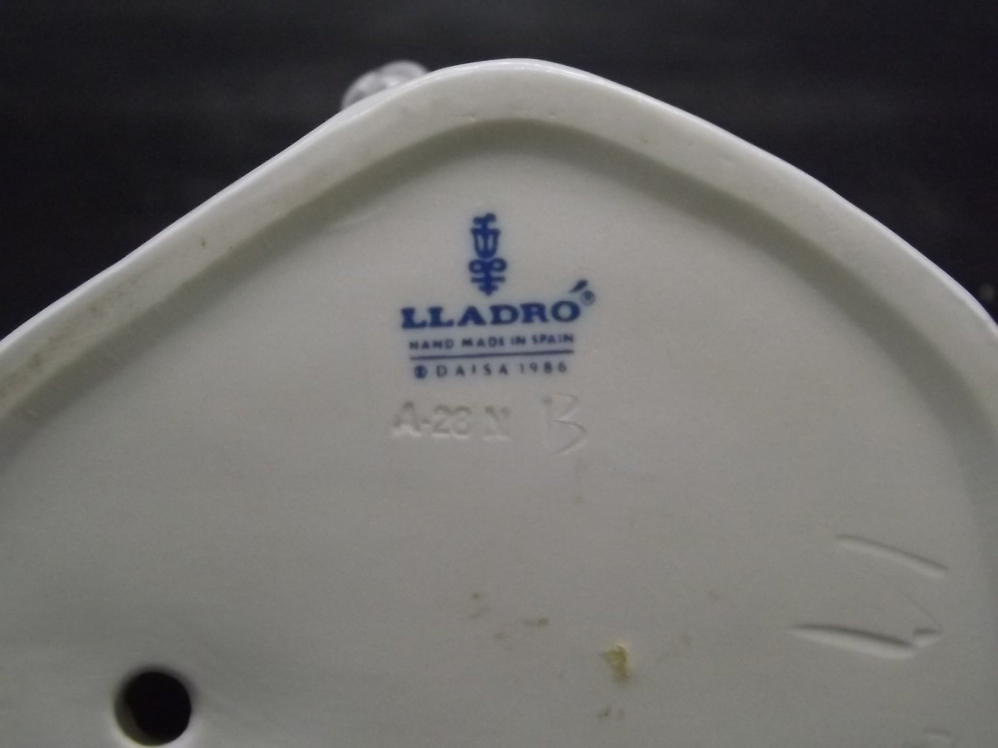 Vintage 1987 Lladro "Miniature Polar Bear with cubs" #5434 with box no COA. Excellent condition! Arctic animals figurine.