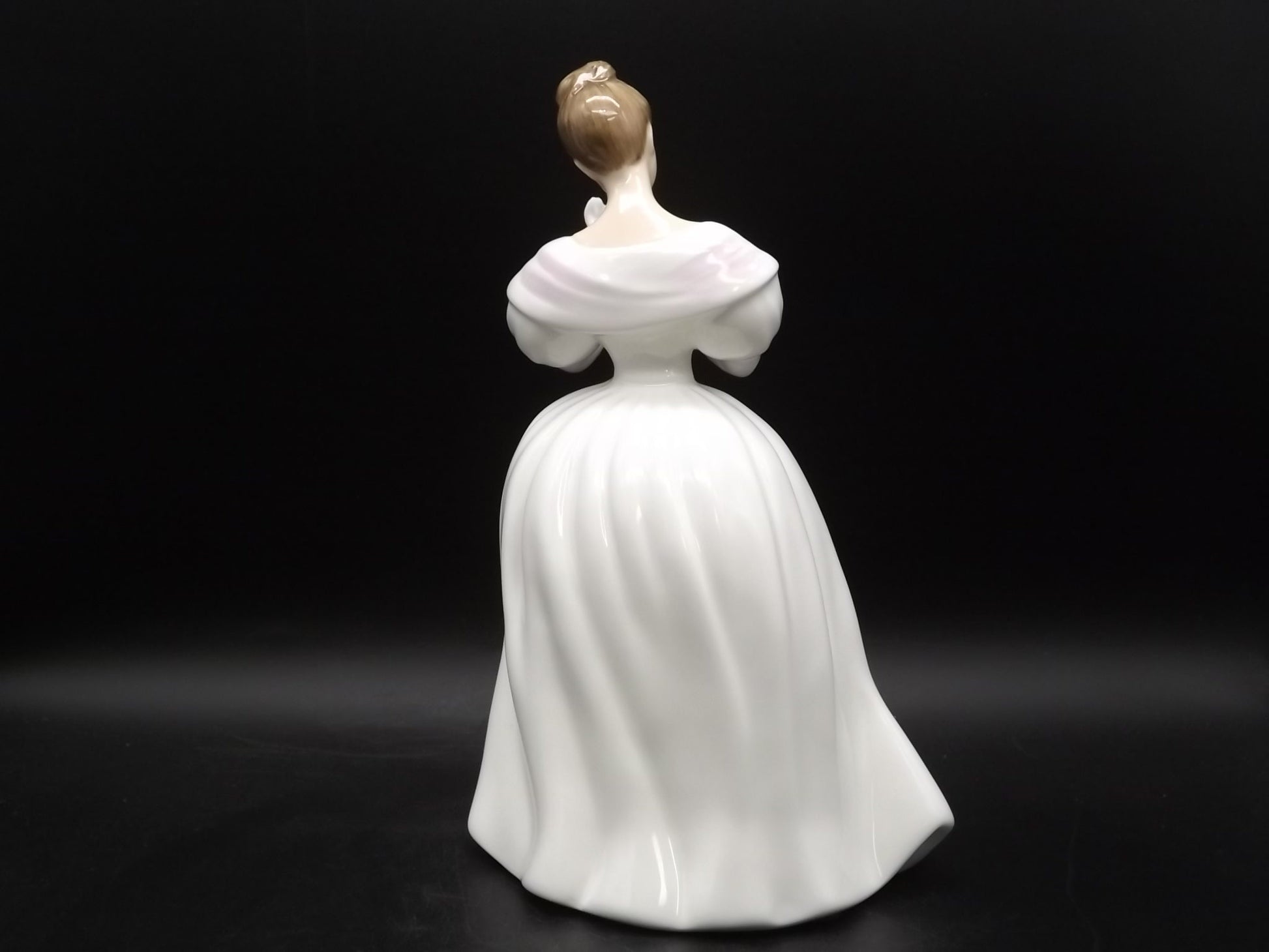 Vintage 1990 Royal Doulton "Summer Rose" figurine HN 3309. Excellent condition! No box.