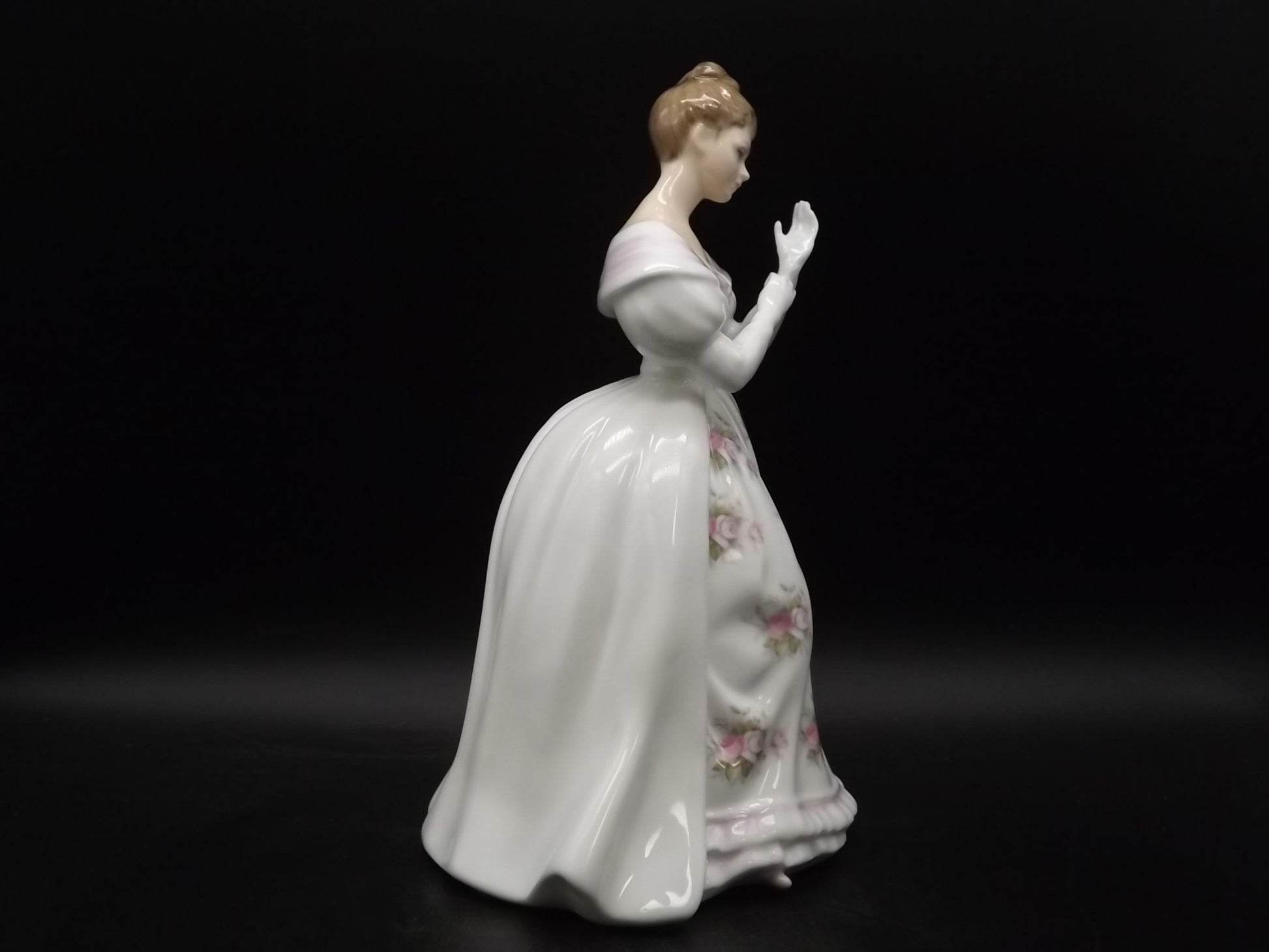 Vintage 1990 Royal Doulton "Summer Rose" figurine HN 3309. Excellent condition! No box.