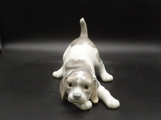 Vintage 1960s Lladro "Beagle Puppy" #1070 no box or COA . Excellent condition! Man's best friend ready to play.