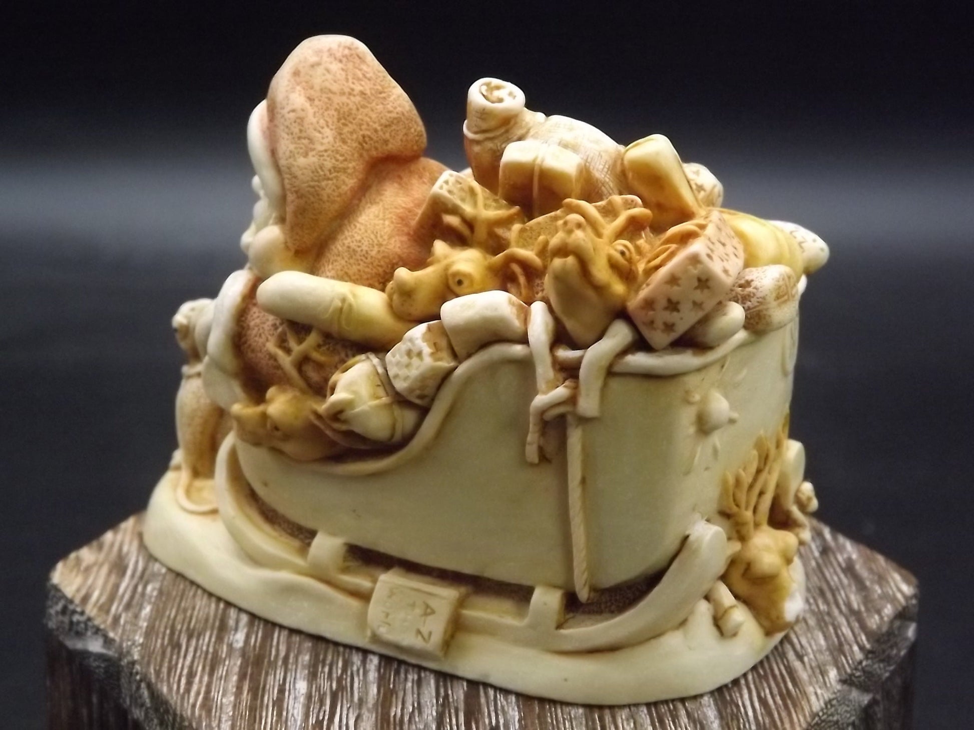 Harmony Kingdom "Nick of time" Santa and Reindeer Excellent condition with original box no COA.