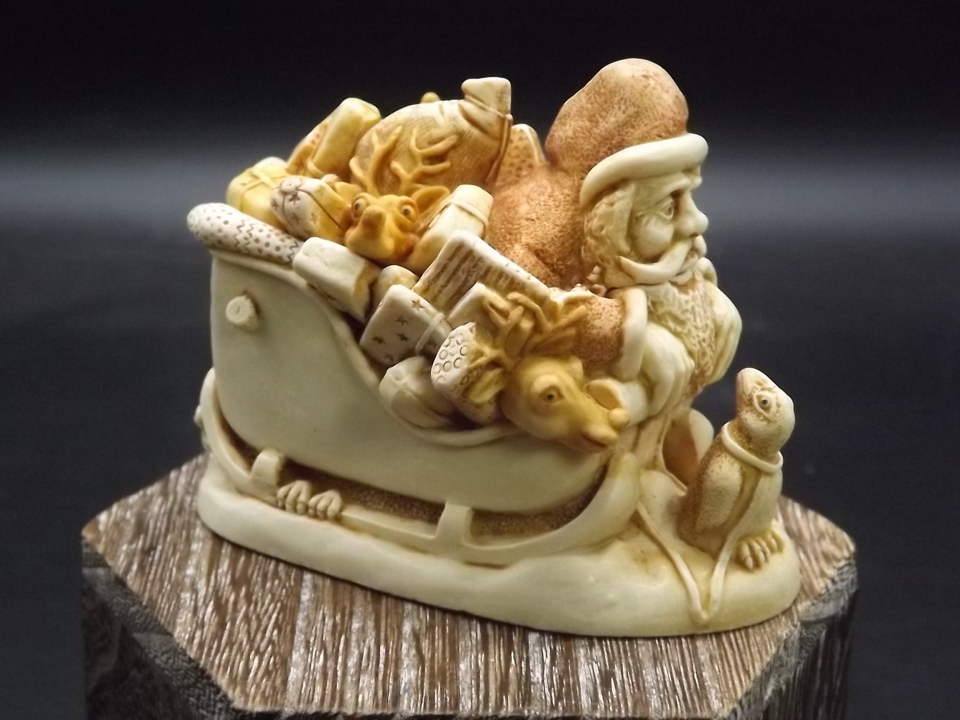 Harmony Kingdom "Nick of time" Santa and Reindeer Excellent condition with original box no COA.