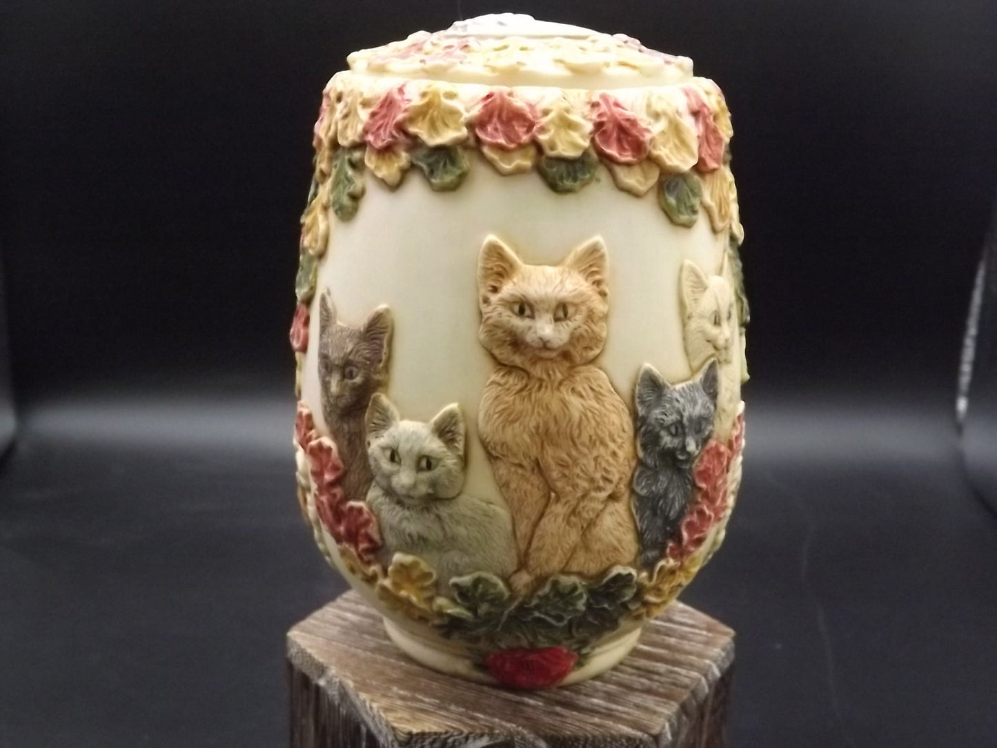 Vintage Harmony Ball Kingdom "Autumn Enchantment" Cats Jest Figurine JALRCA12 with original box. Excellent condition.