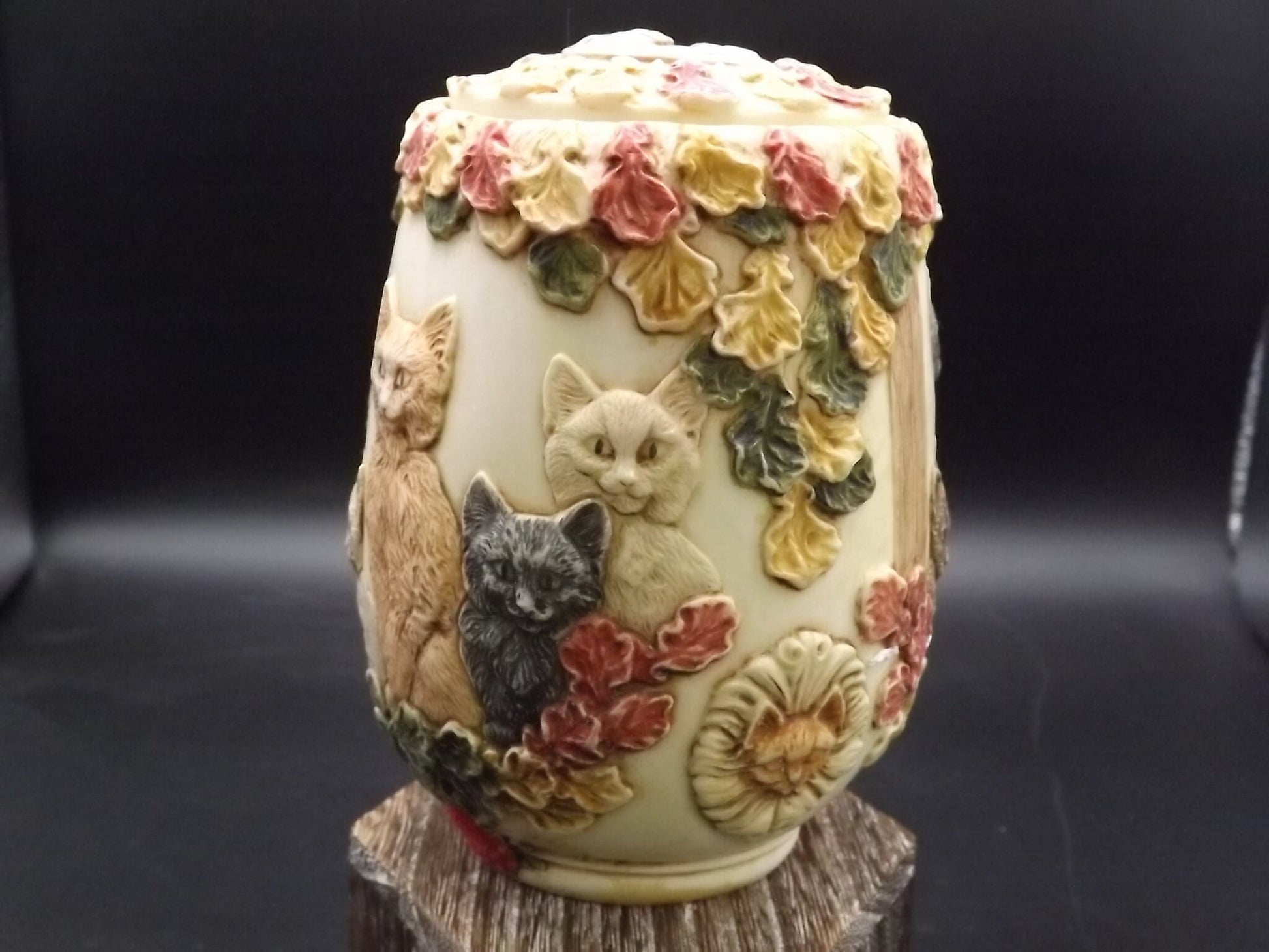 Vintage Harmony Ball Kingdom "Autumn Enchantment" Cats Jest Figurine JALRCA12 with original box. Excellent condition.