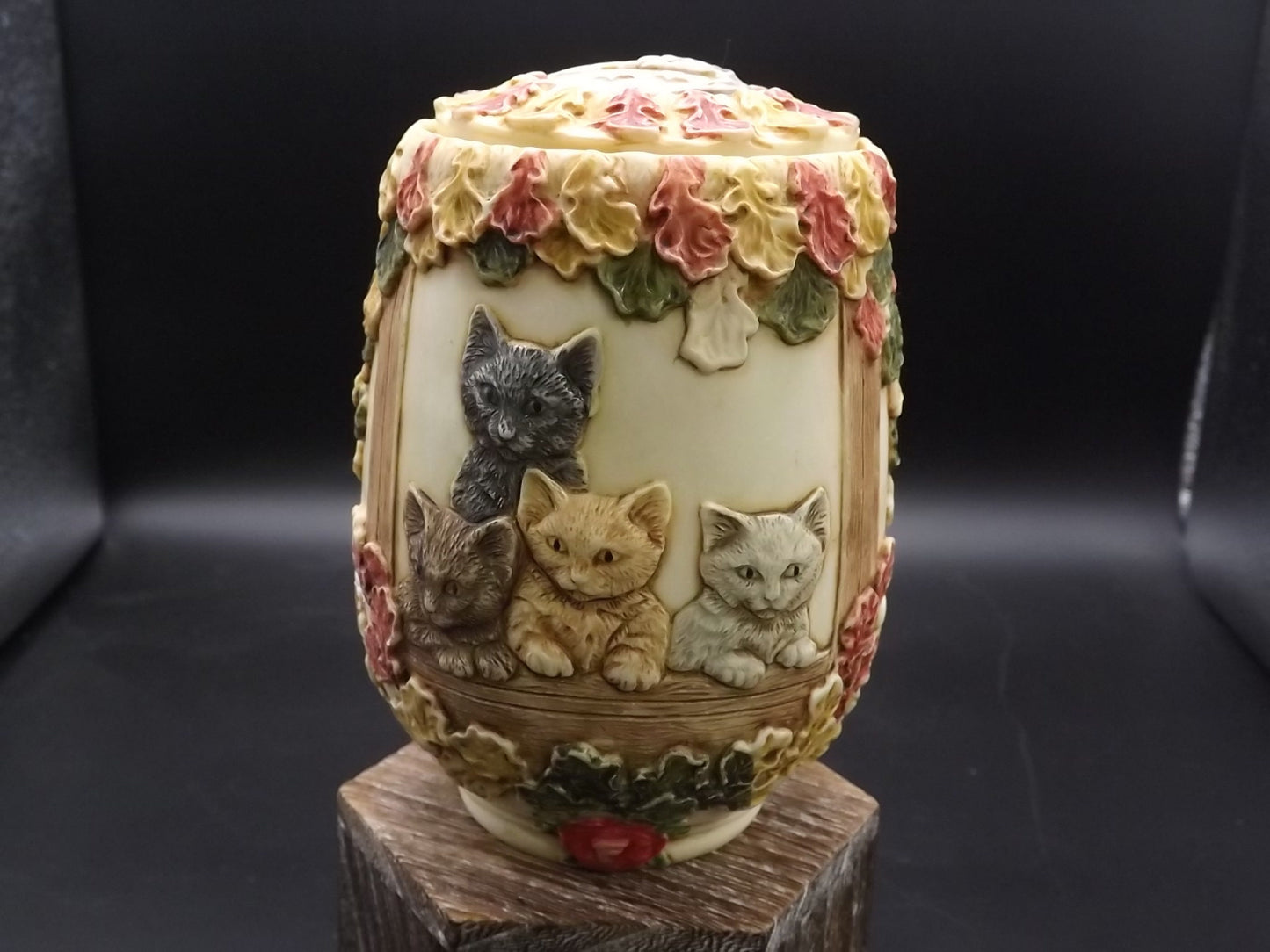 Vintage Harmony Ball Kingdom "Autumn Enchantment" Cats Jest Figurine JALRCA12 with original box. Excellent condition.