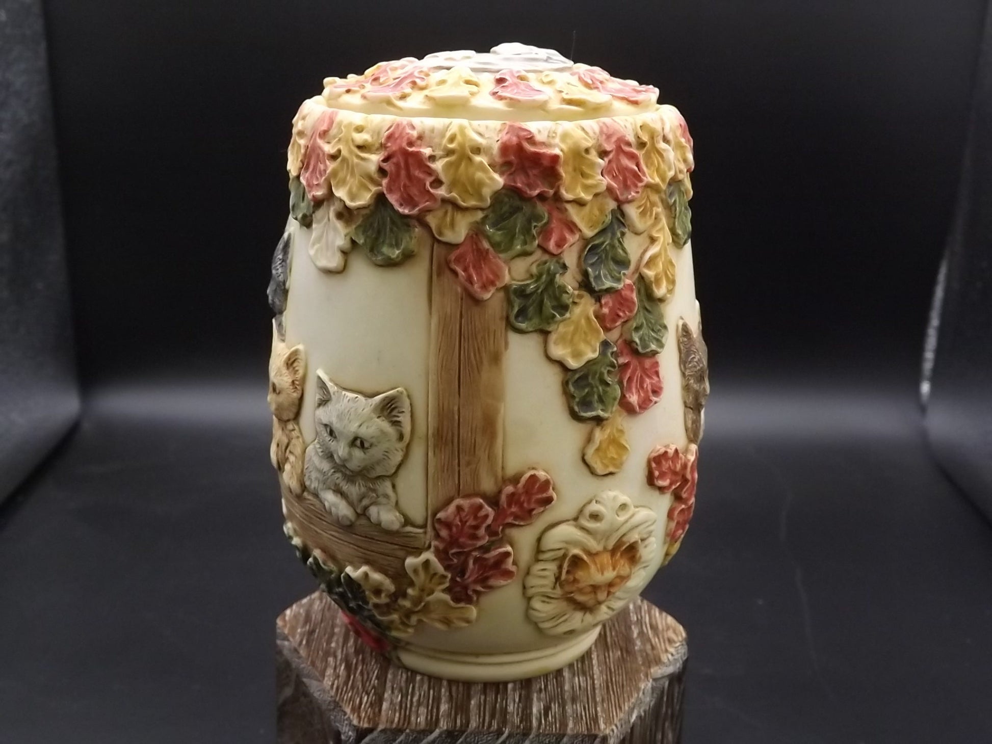 Vintage Harmony Ball Kingdom "Autumn Enchantment" Cats Jest Figurine JALRCA12 with original box. Excellent condition.