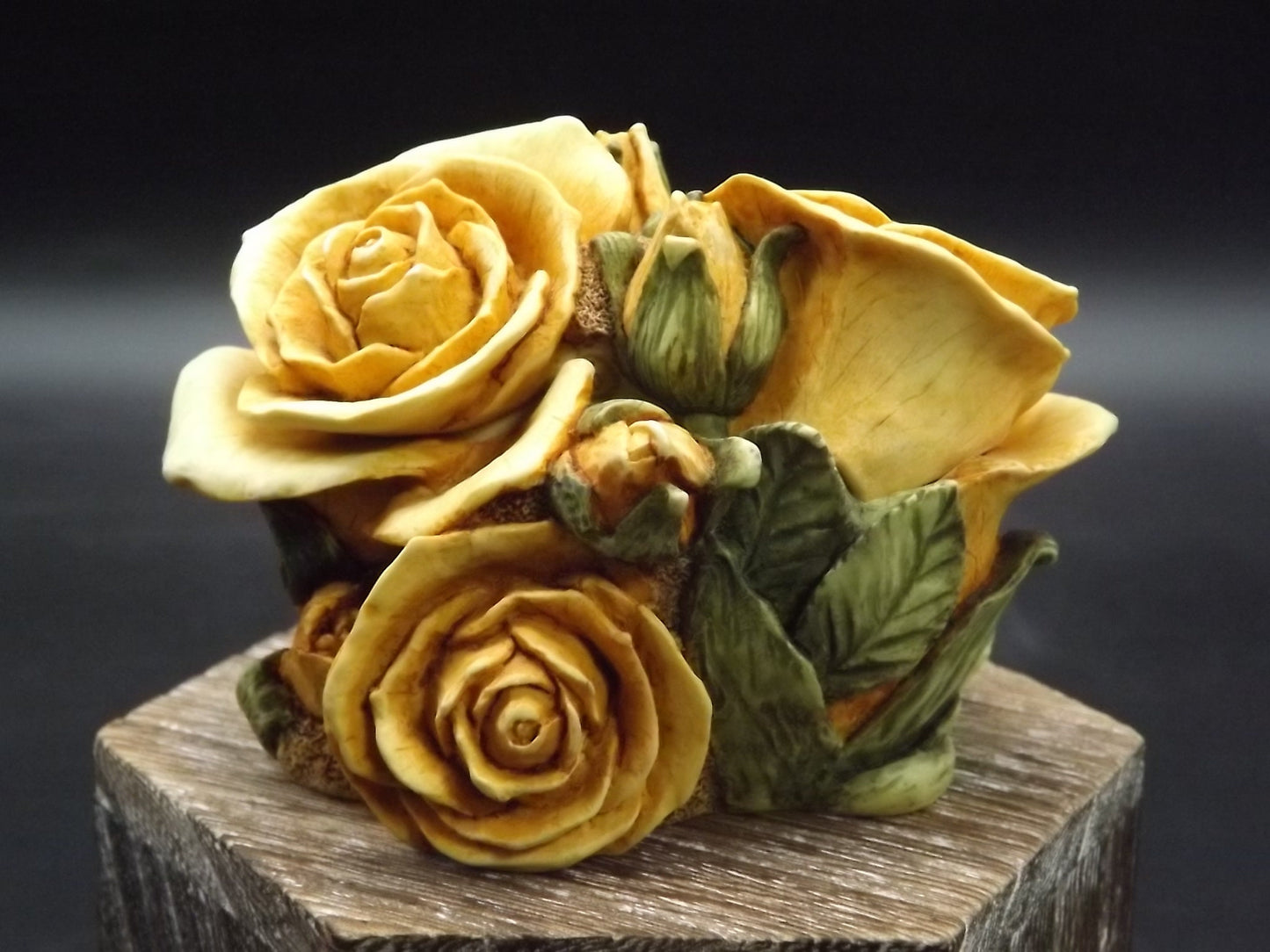 Retired 1997 Harmony Kingdom "Double Yellow Rose" Jest Figurine HGLEDYR with original box. Excellent condition. Limited Edition #2336/5000.