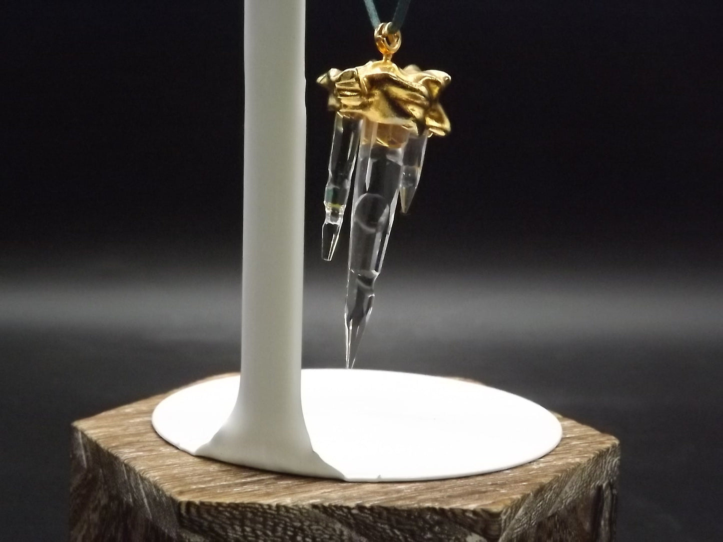 Vintage Swarovski Crystal Memories "Icicle" Figurine. Excellent Condition with original box.